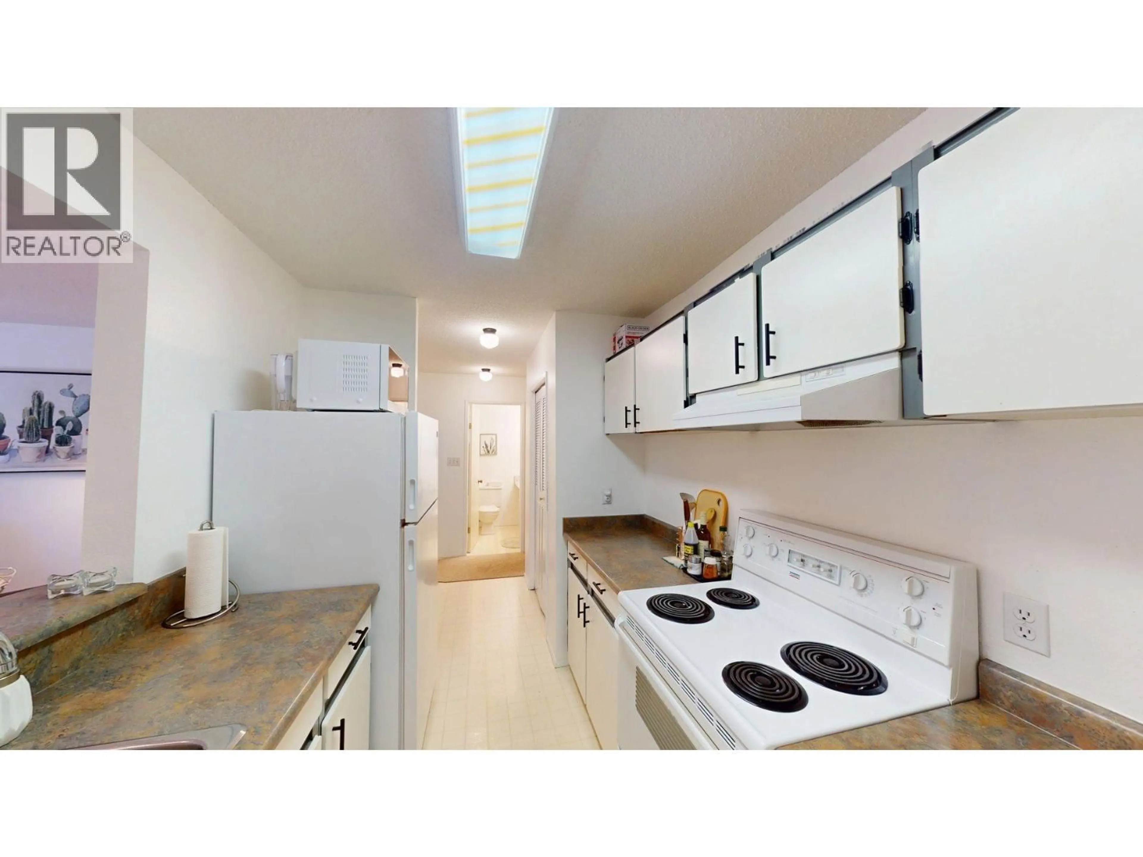 Standard kitchen, unknown for 304B - 1802 ALPINE DRIVE, Elkford British Columbia V0B1H0
