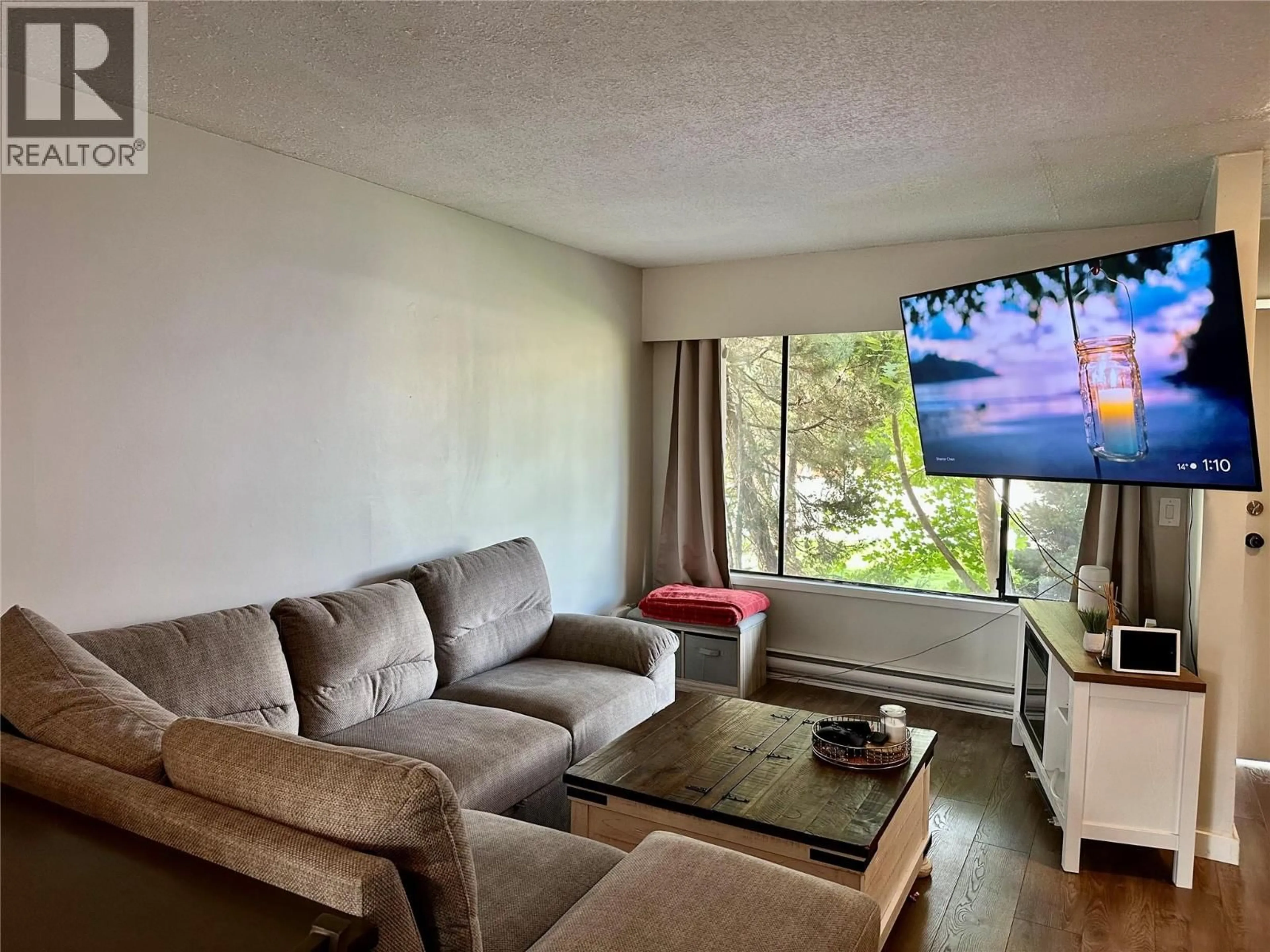 Living room with furniture, unknown for 6 - 6435 PARK DRIVE, Oliver British Columbia V0H1T0