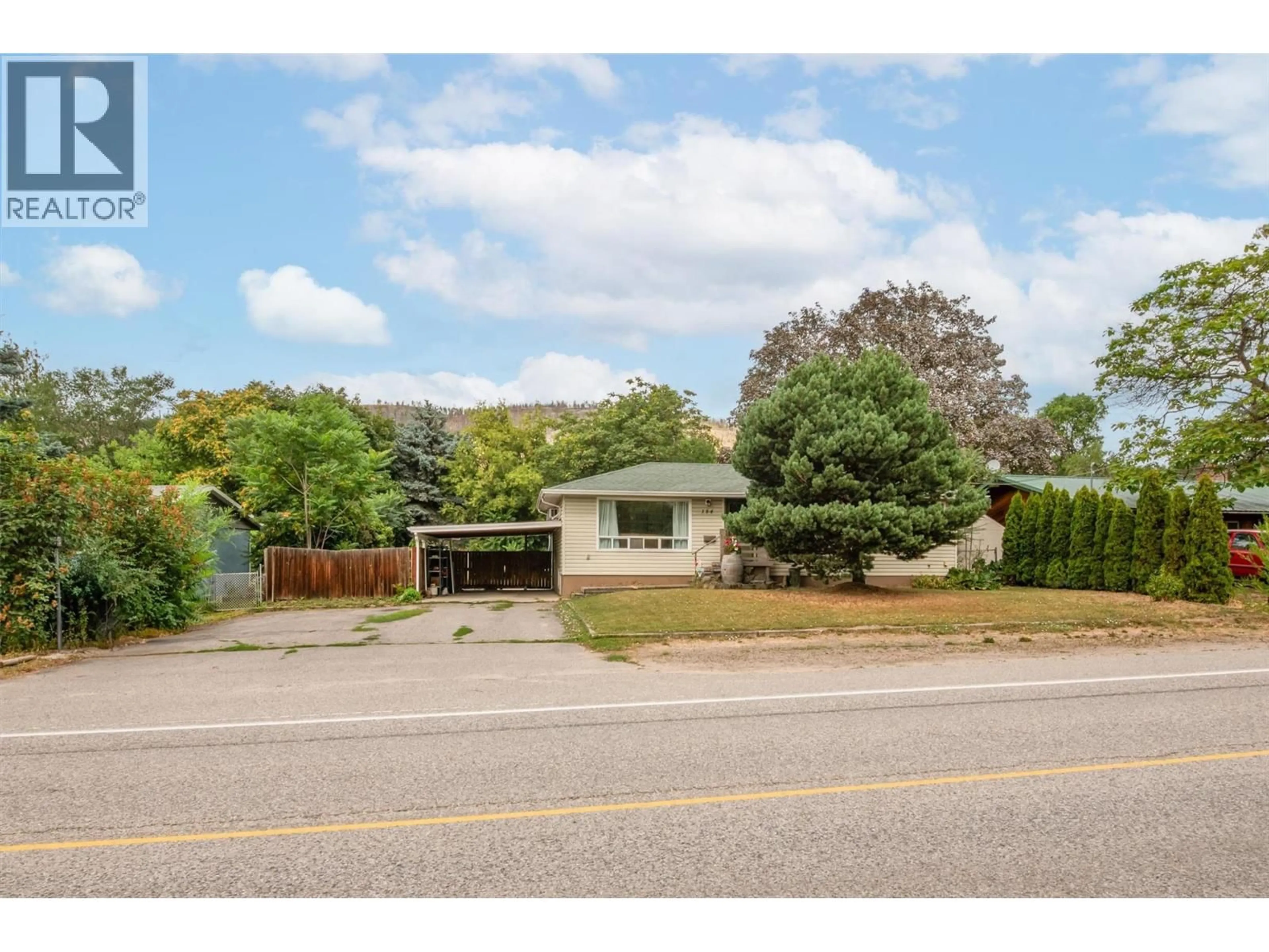 A pic from outside/outdoor area/front of a property/back of a property/a pic from drone, street for 184 SNOWSELL STREET NORTH, Kelowna British Columbia V1V2E2