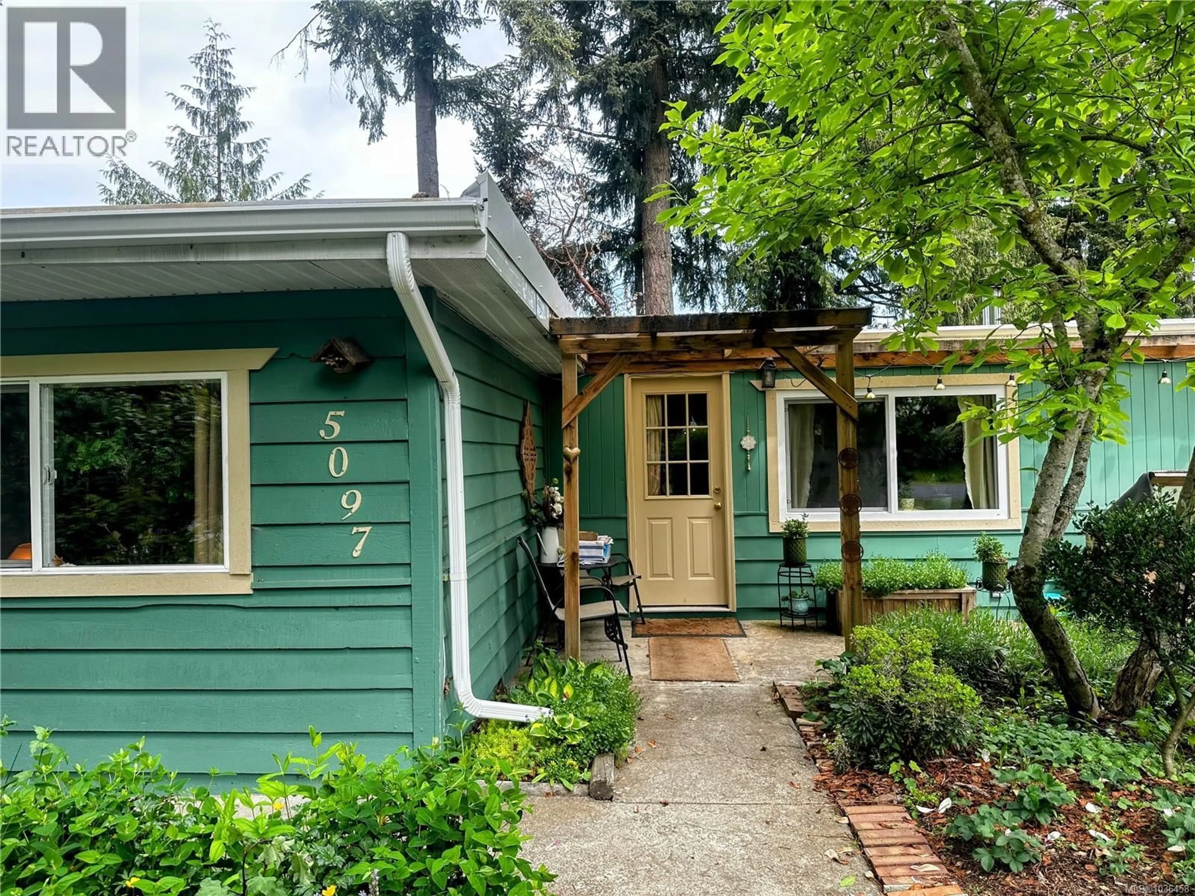 Home with vinyl exterior material, street for 5097 GROUHEL ROAD, Ladysmith British Columbia V9G1J4