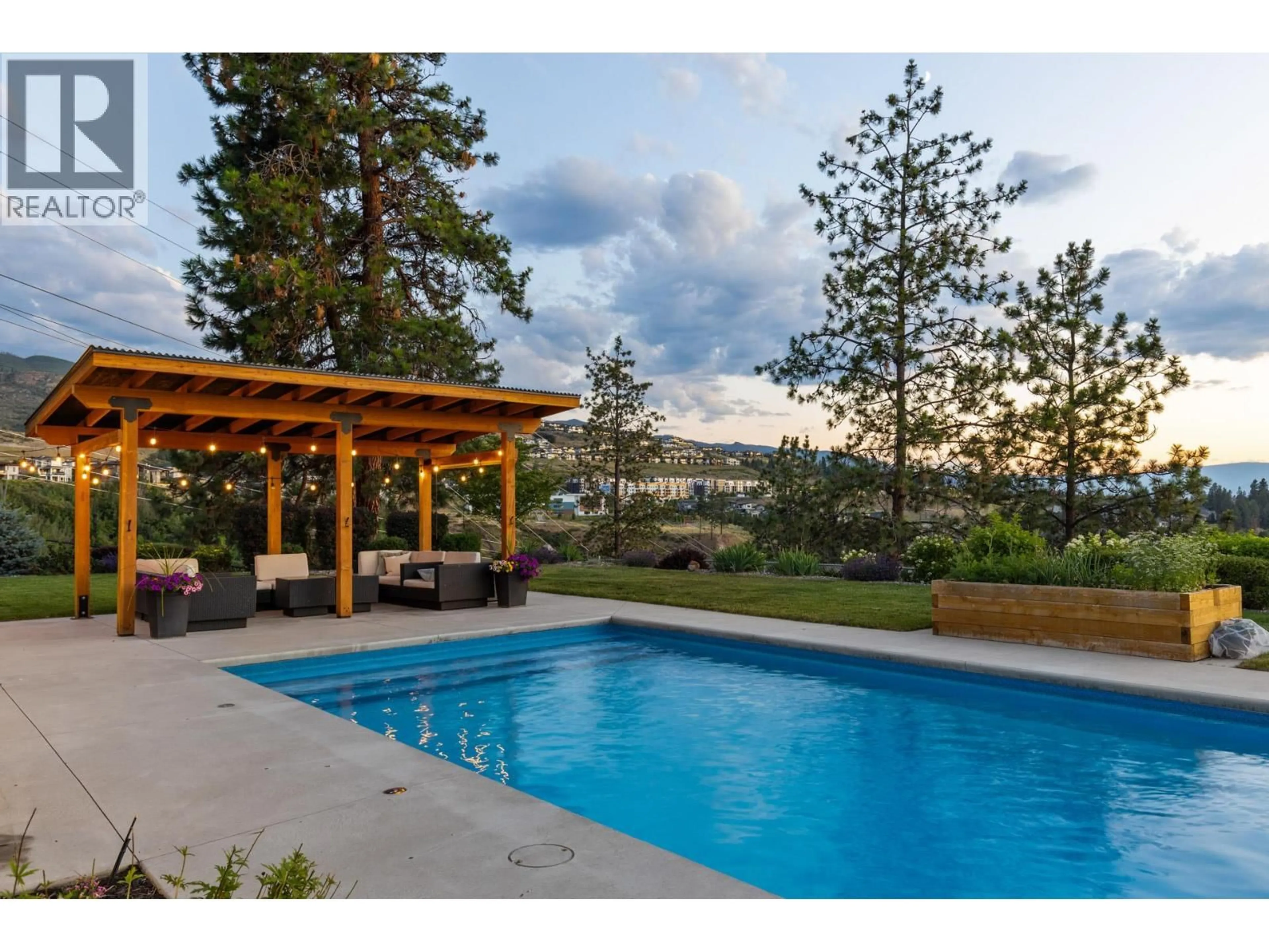 Pool for 1476 WESTRIDGE COURT, Kelowna British Columbia V1W3B5