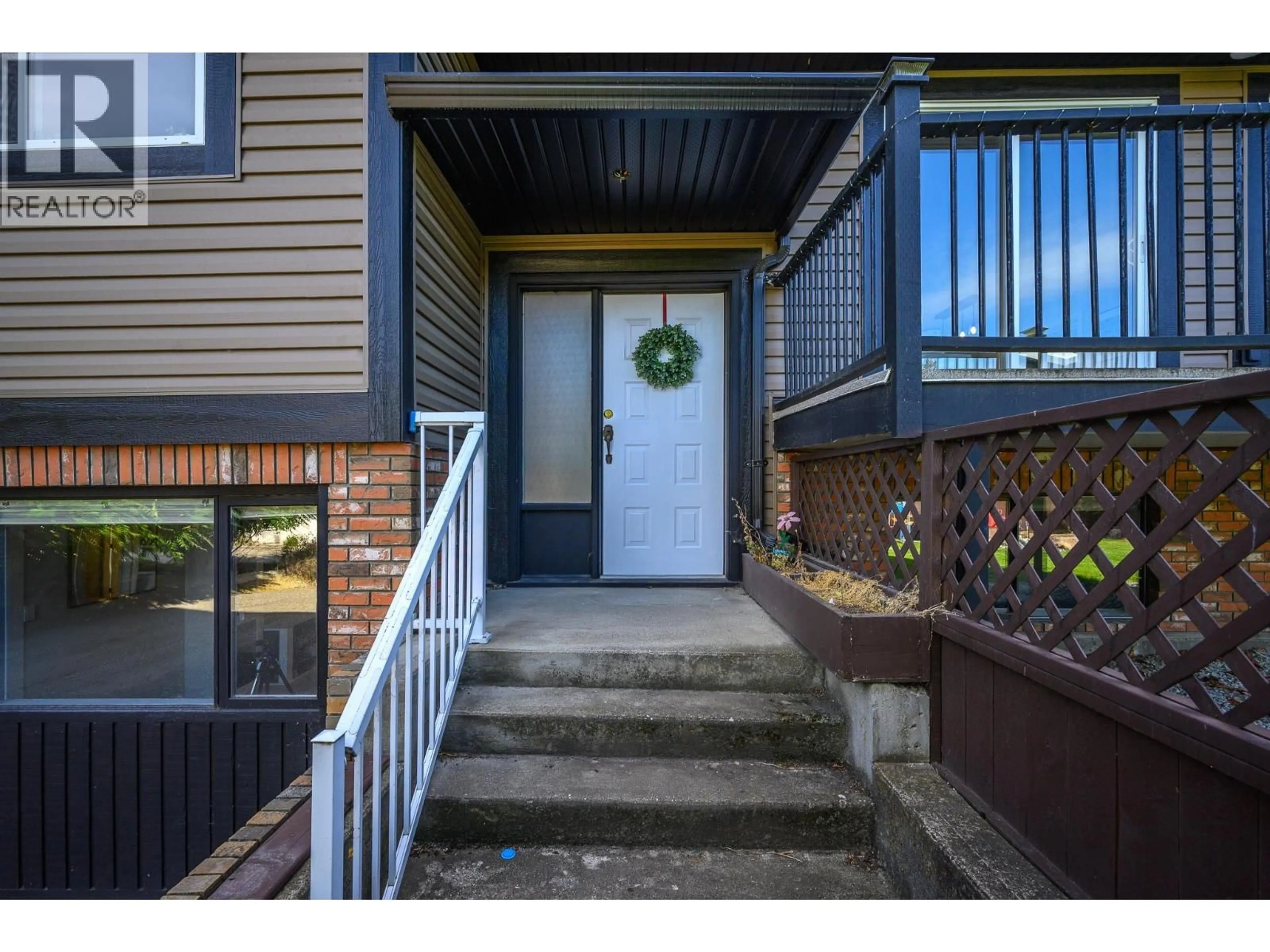 Indoor entryway for 7590 KLINGER ROAD, Vernon British Columbia V1H1H4