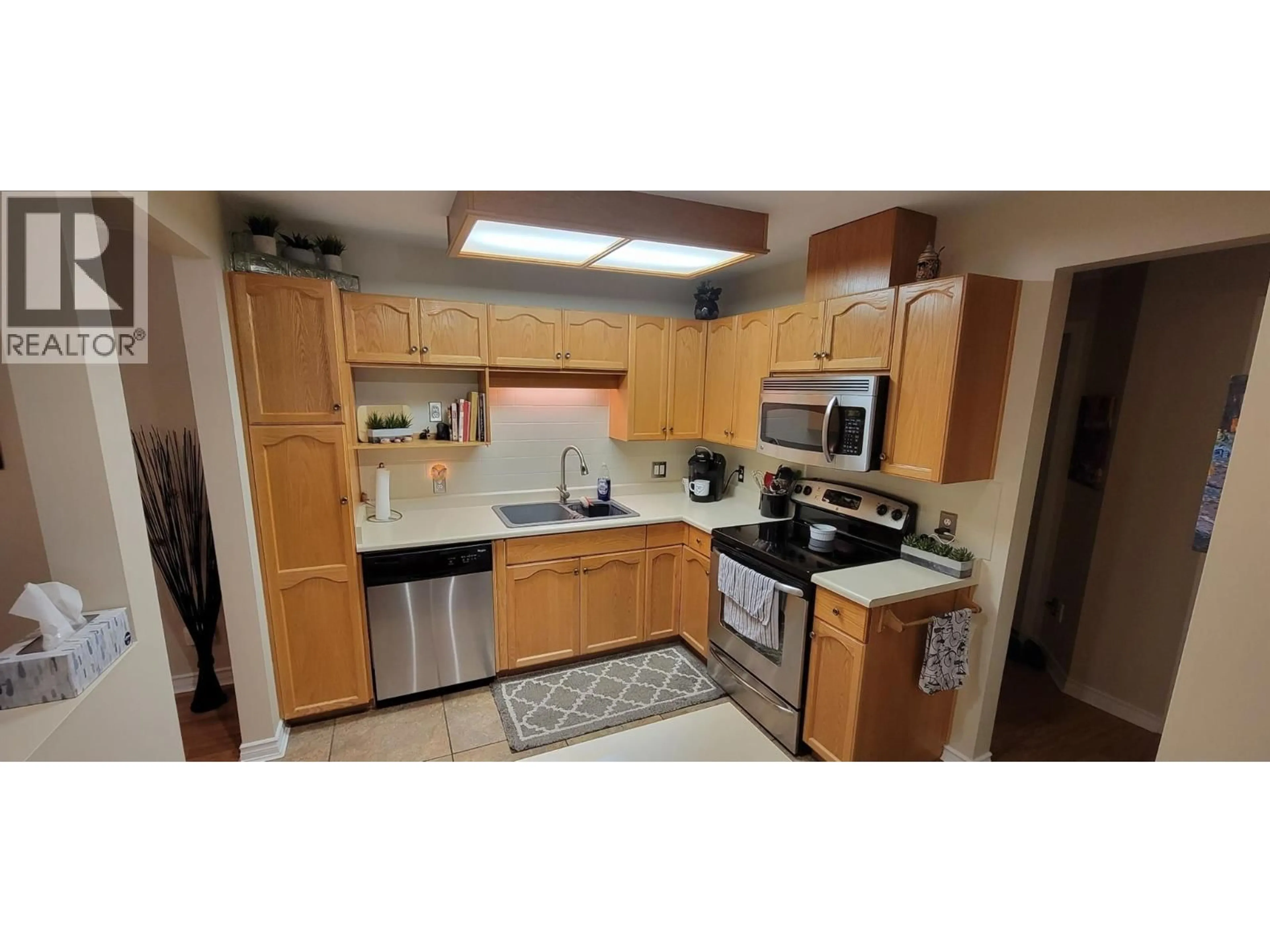 Standard kitchen, unknown for 311 - 1445 HALIFAX STREET, Penticton British Columbia V2A8M8