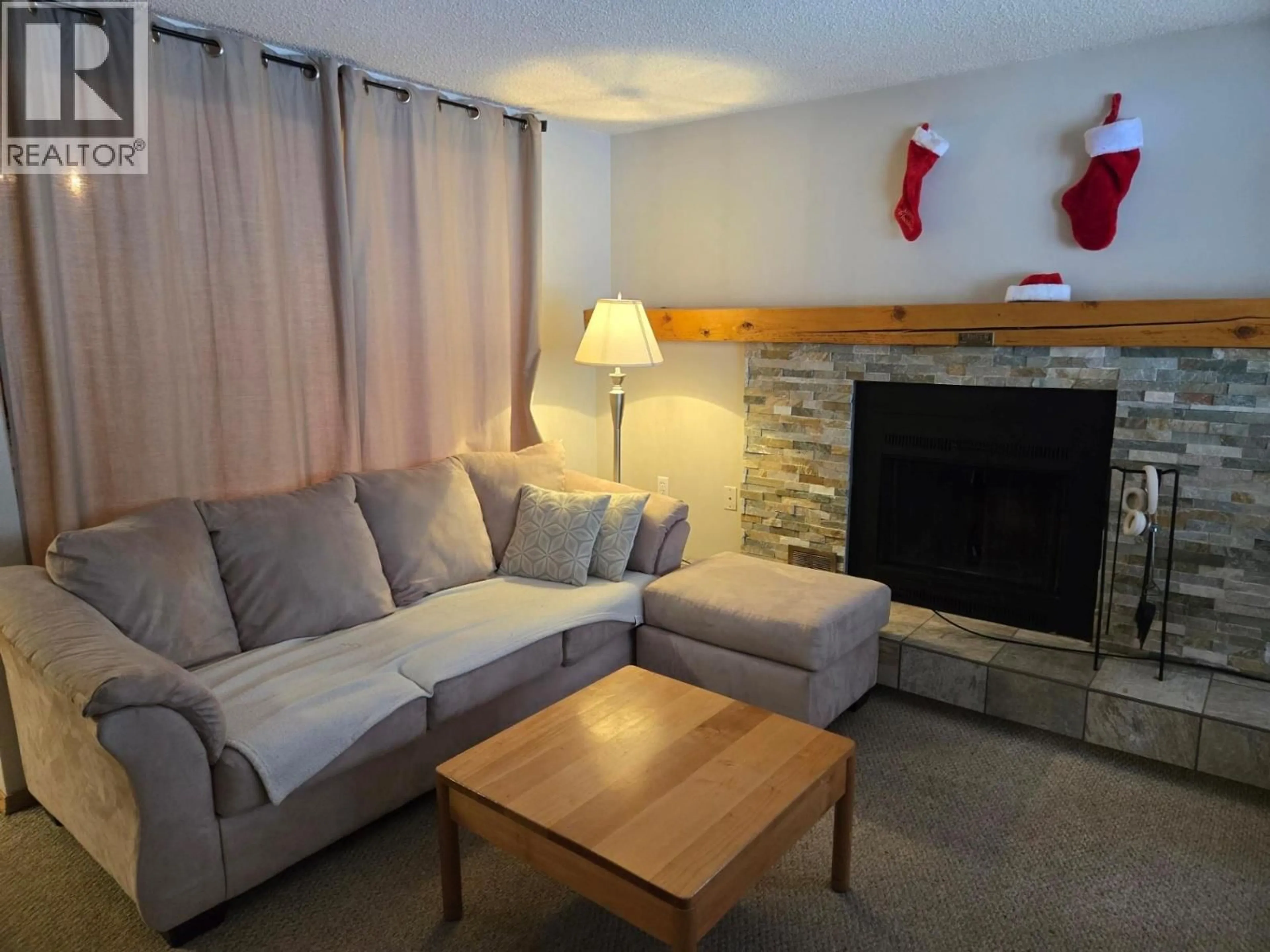Living room with furniture, unknown for 714 - 2030 PANORAMA DRIVE, Panorama British Columbia V0A1T0