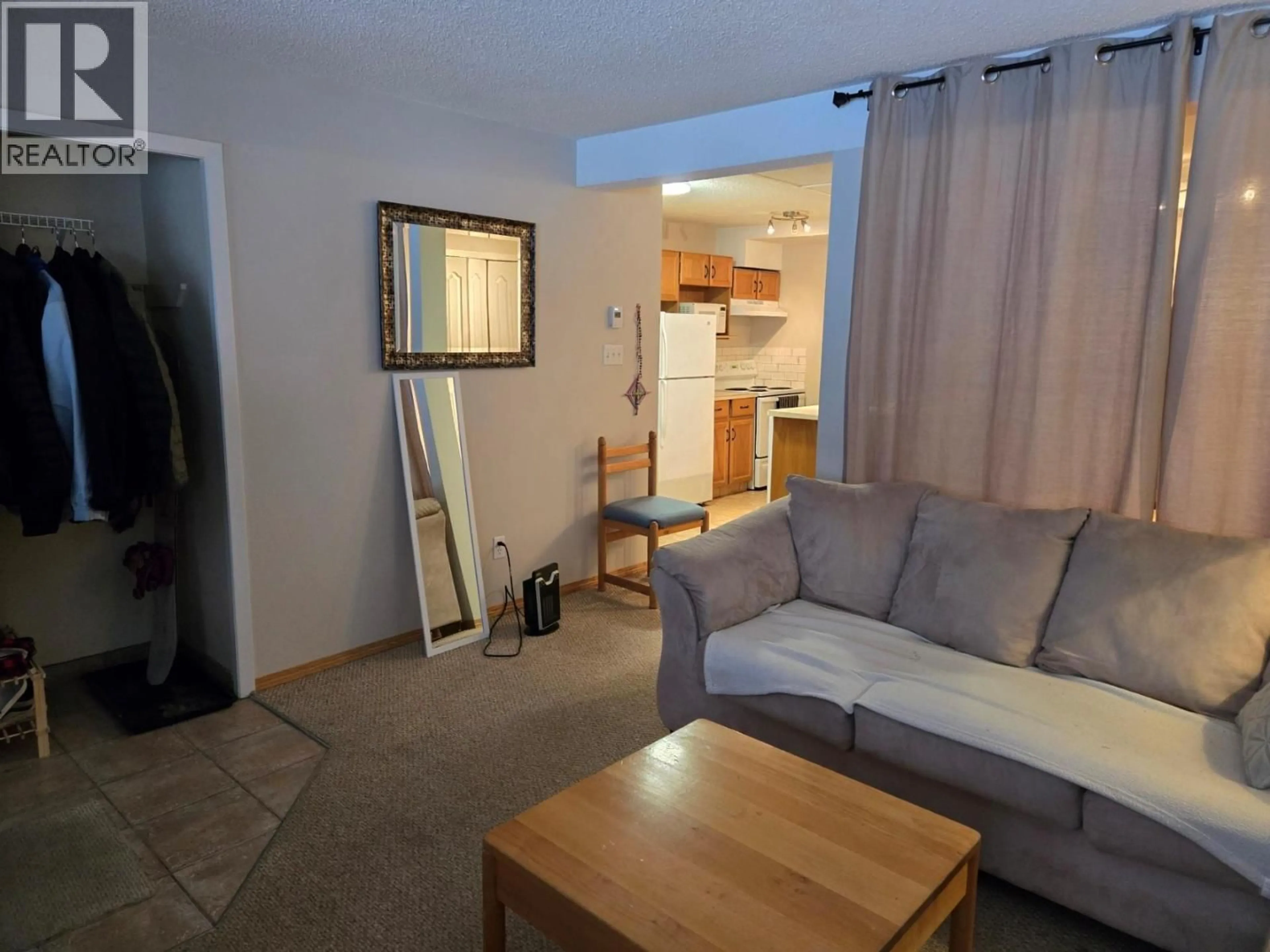 Living room with furniture, unknown for 714 - 2030 PANORAMA DRIVE, Panorama British Columbia V0A1T0
