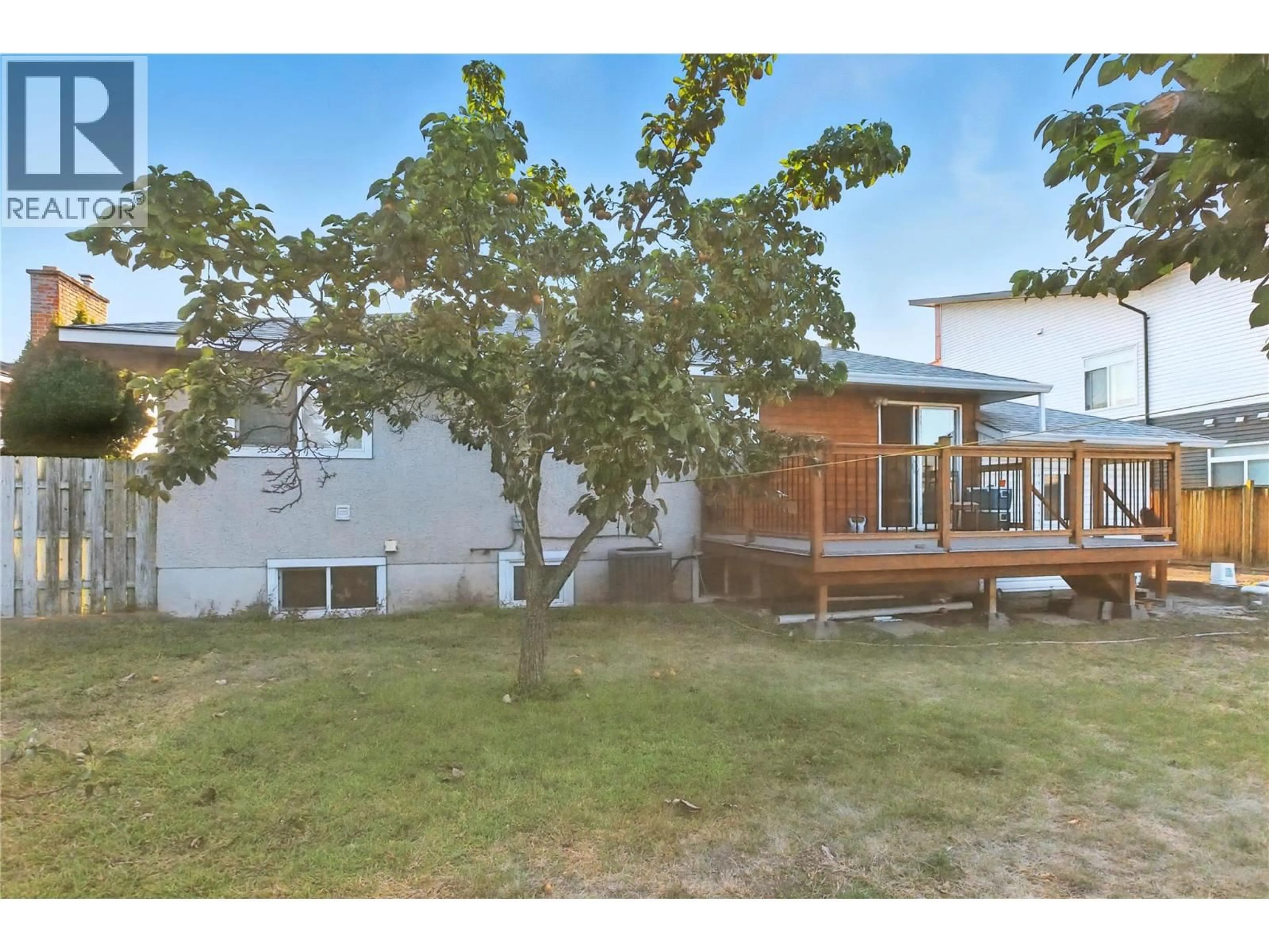 A pic from outside/outdoor area/front of a property/back of a property/a pic from drone, unknown for 740 10TH STREET, Kamloops British Columbia V2B2Z7