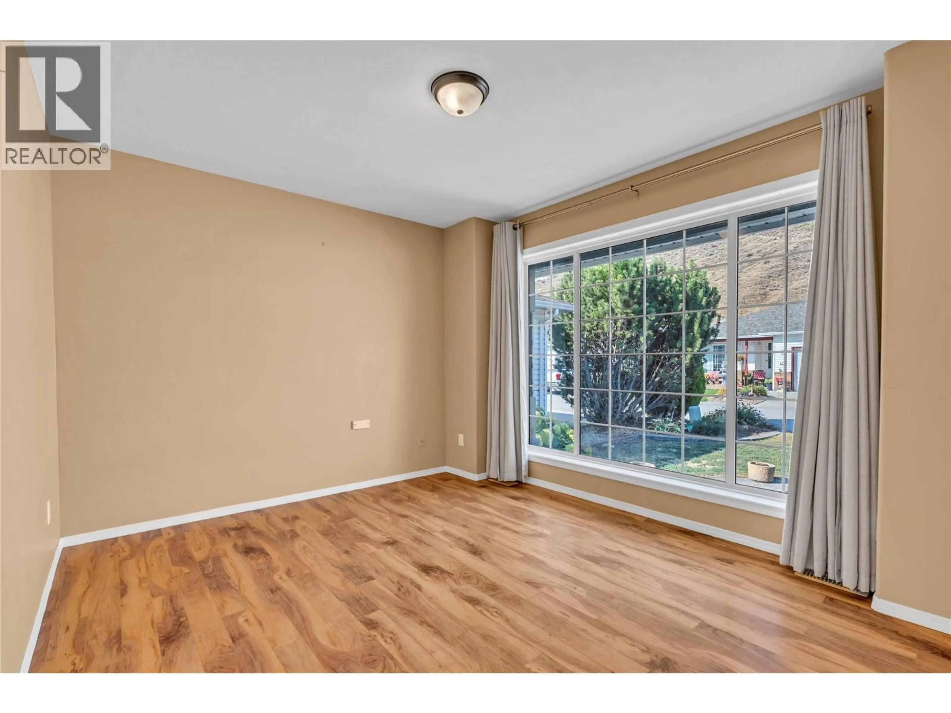 A pic of a room for 528 RED WING DRIVE, Penticton British Columbia V2A8N7