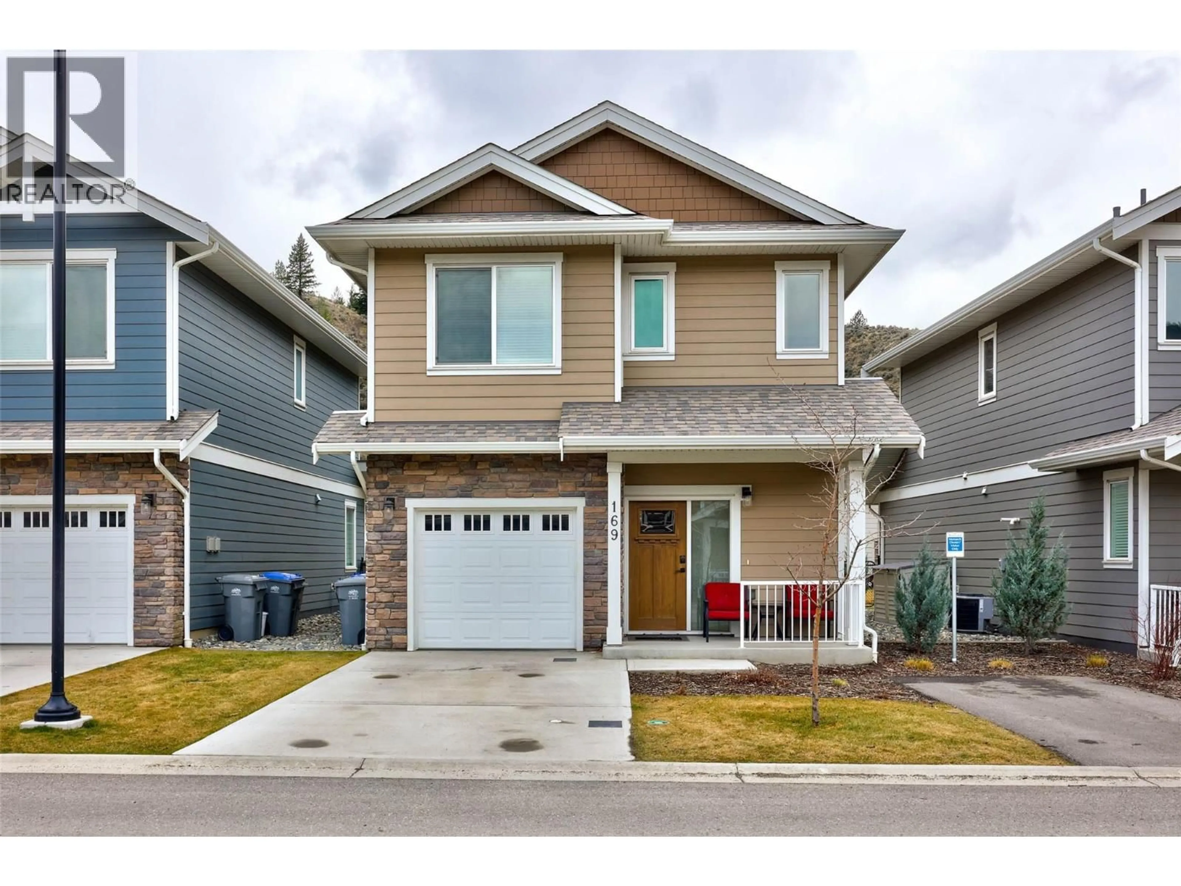 Home with vinyl exterior material, street for 169 - 200 GRAND BOULEVARD, Kamloops British Columbia V2C0H3