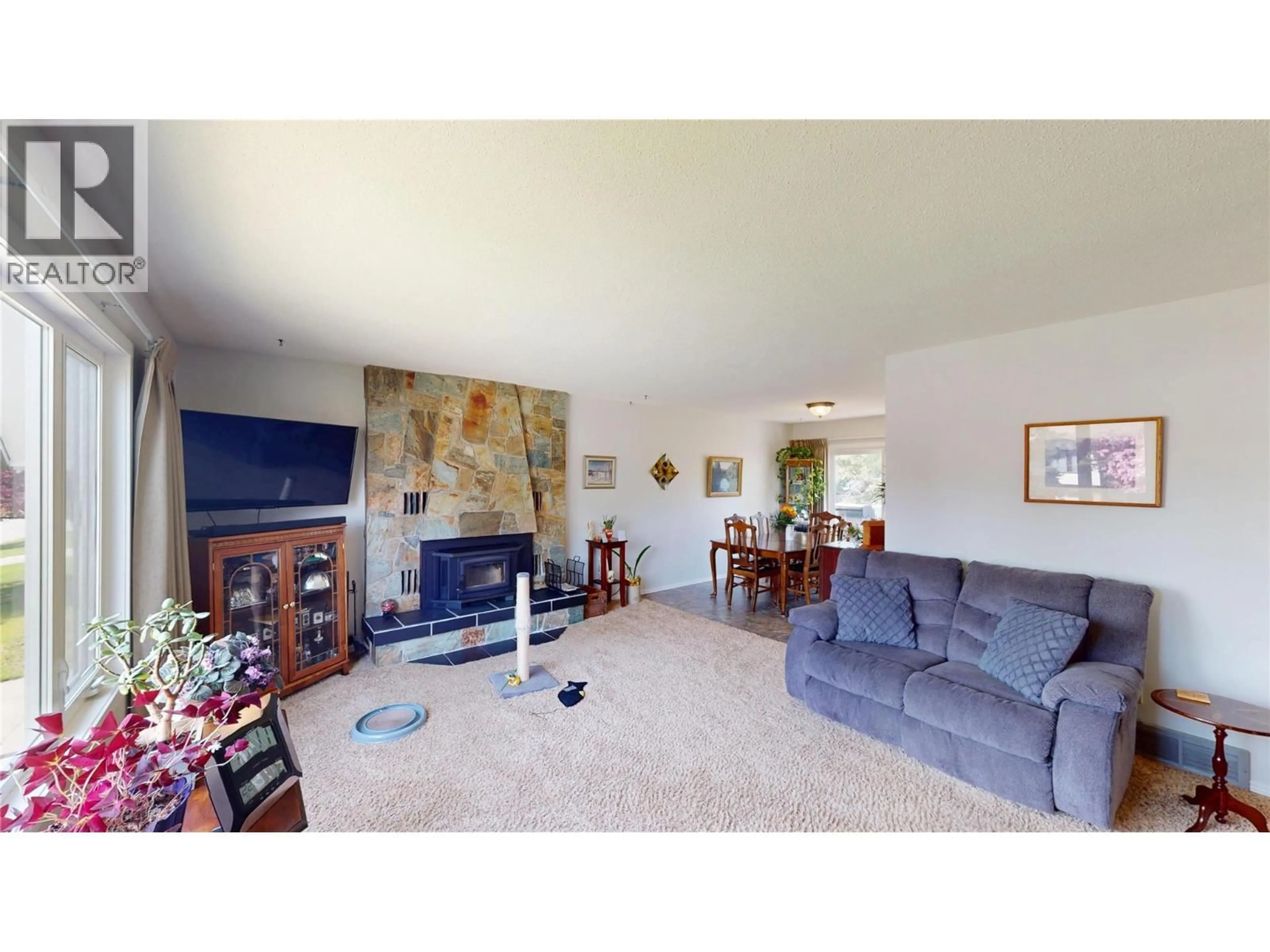 Living room with furniture, unknown for 1313 17 STREET SOUTH, Cranbrook British Columbia V1C5M4