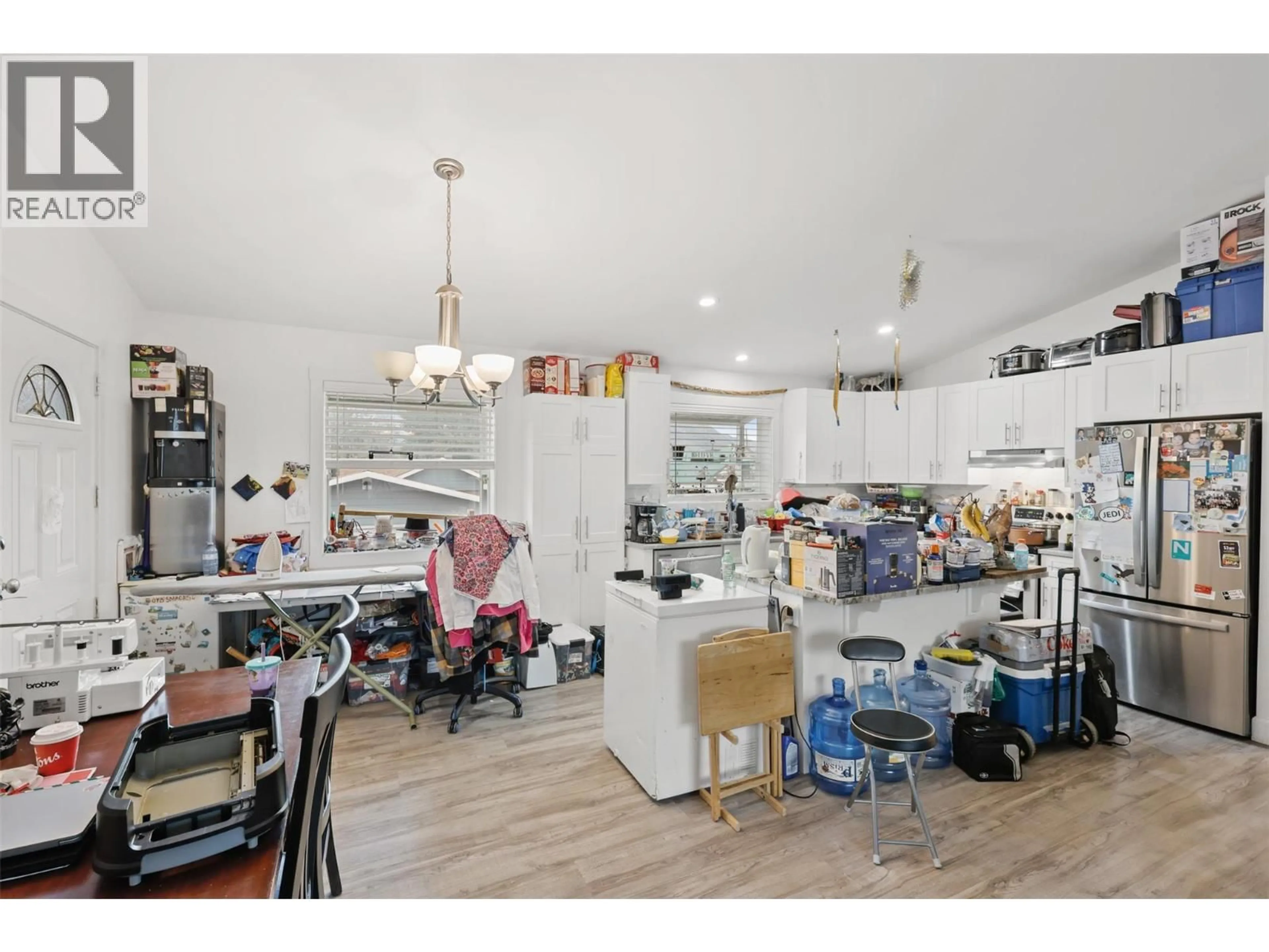 Open concept kitchen, unknown for 356 MCGOWAN AVENUE, Kamloops British Columbia V2B2N7