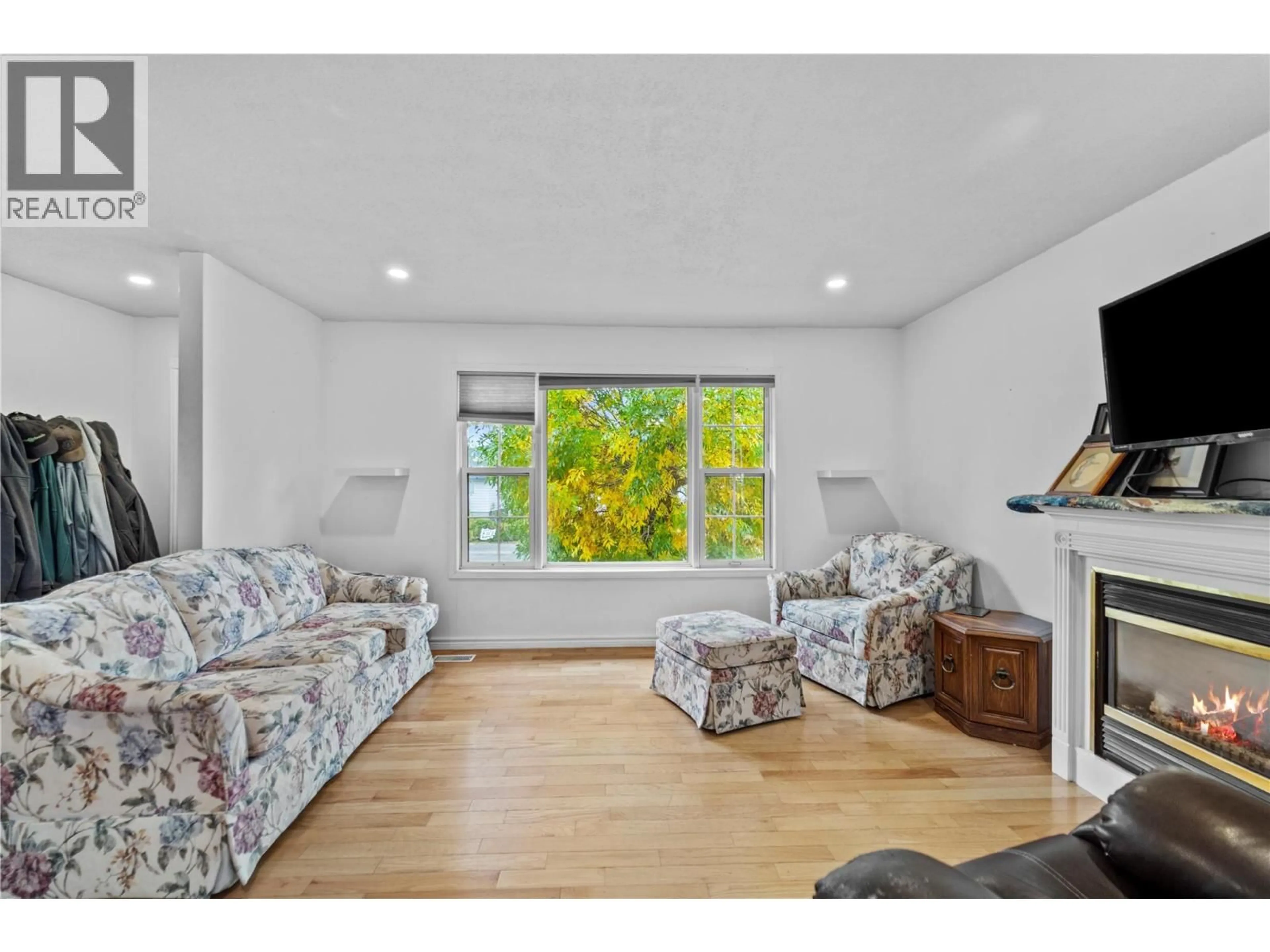 Living room with furniture, unknown for 1810 ARMSTRONG STREET, Merritt British Columbia V1K0B1