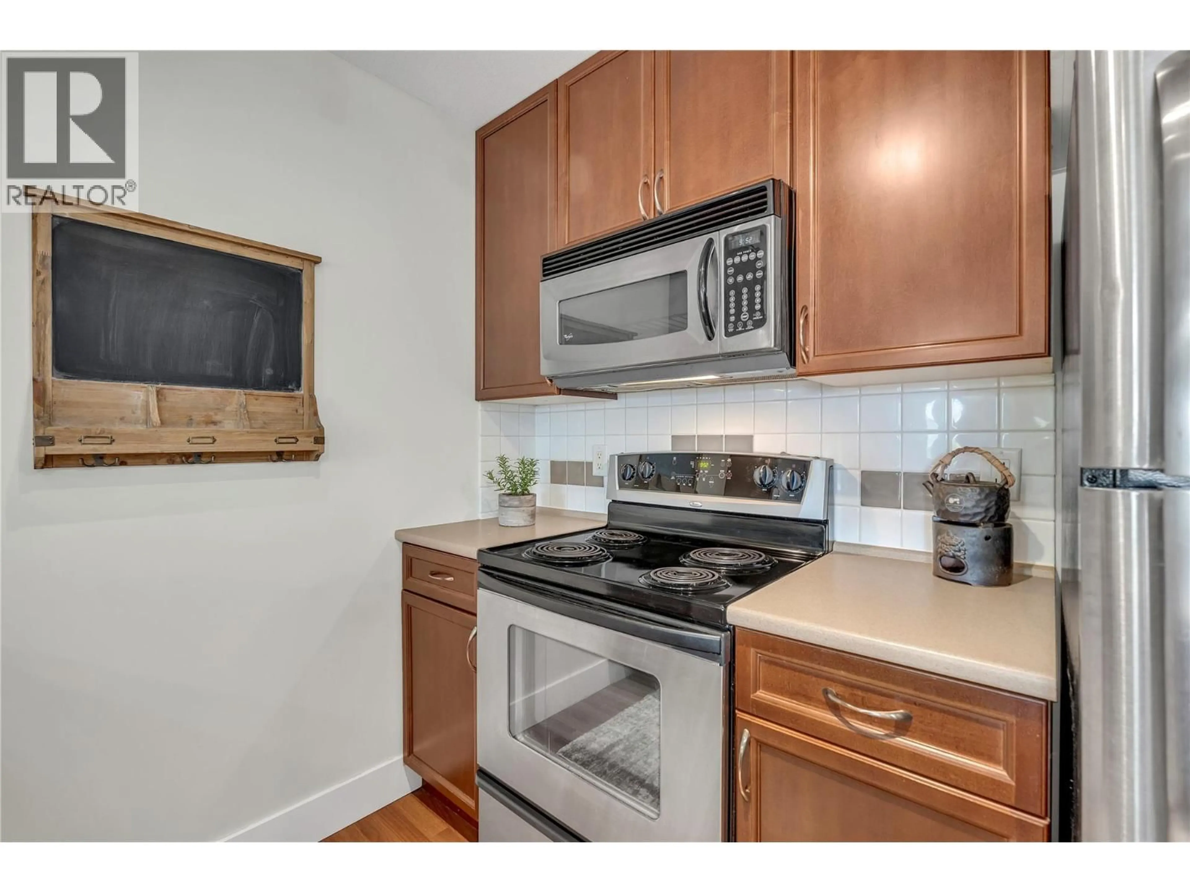 Standard kitchen, unknown for 216 - 246 HASTINGS AVENUE, Penticton British Columbia V2A2V6