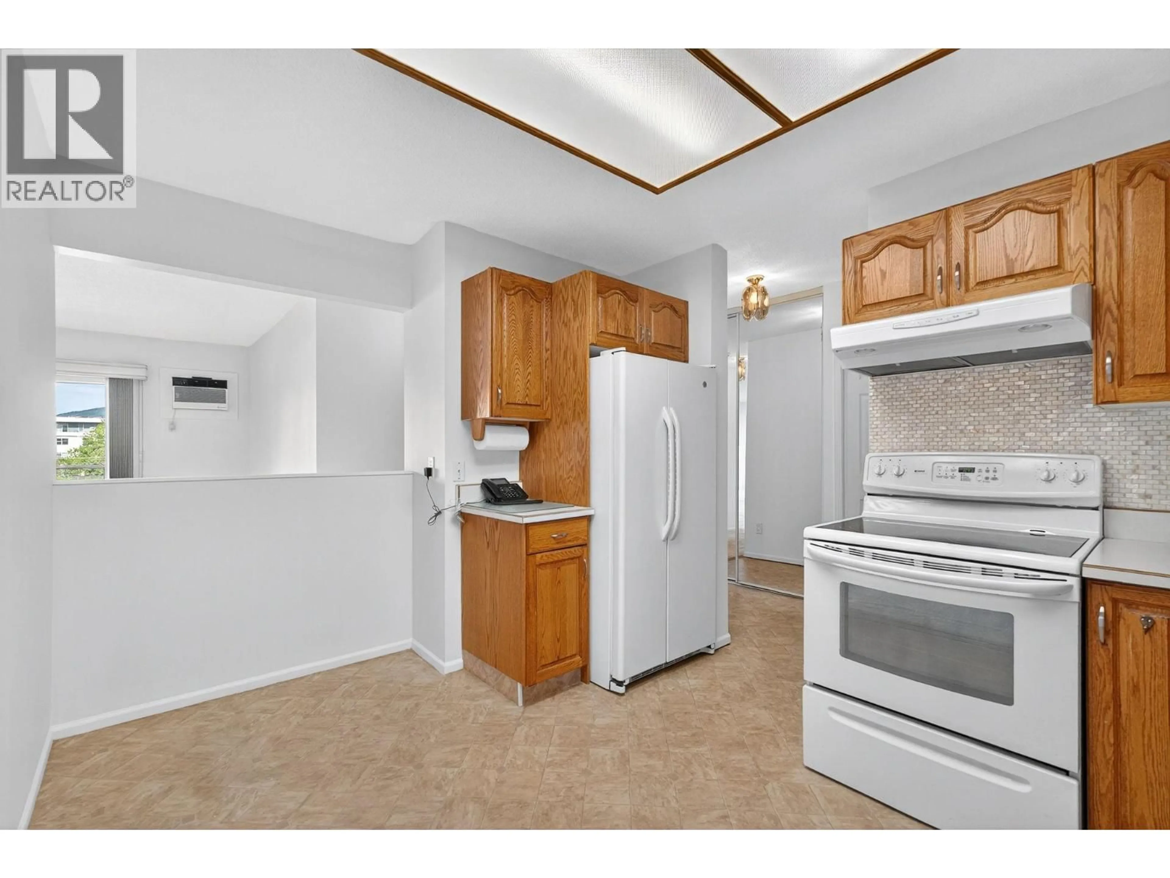 Standard kitchen, unknown for 302 - 1249 PACIFIC AVENUE, Kelowna British Columbia V1Y5T9