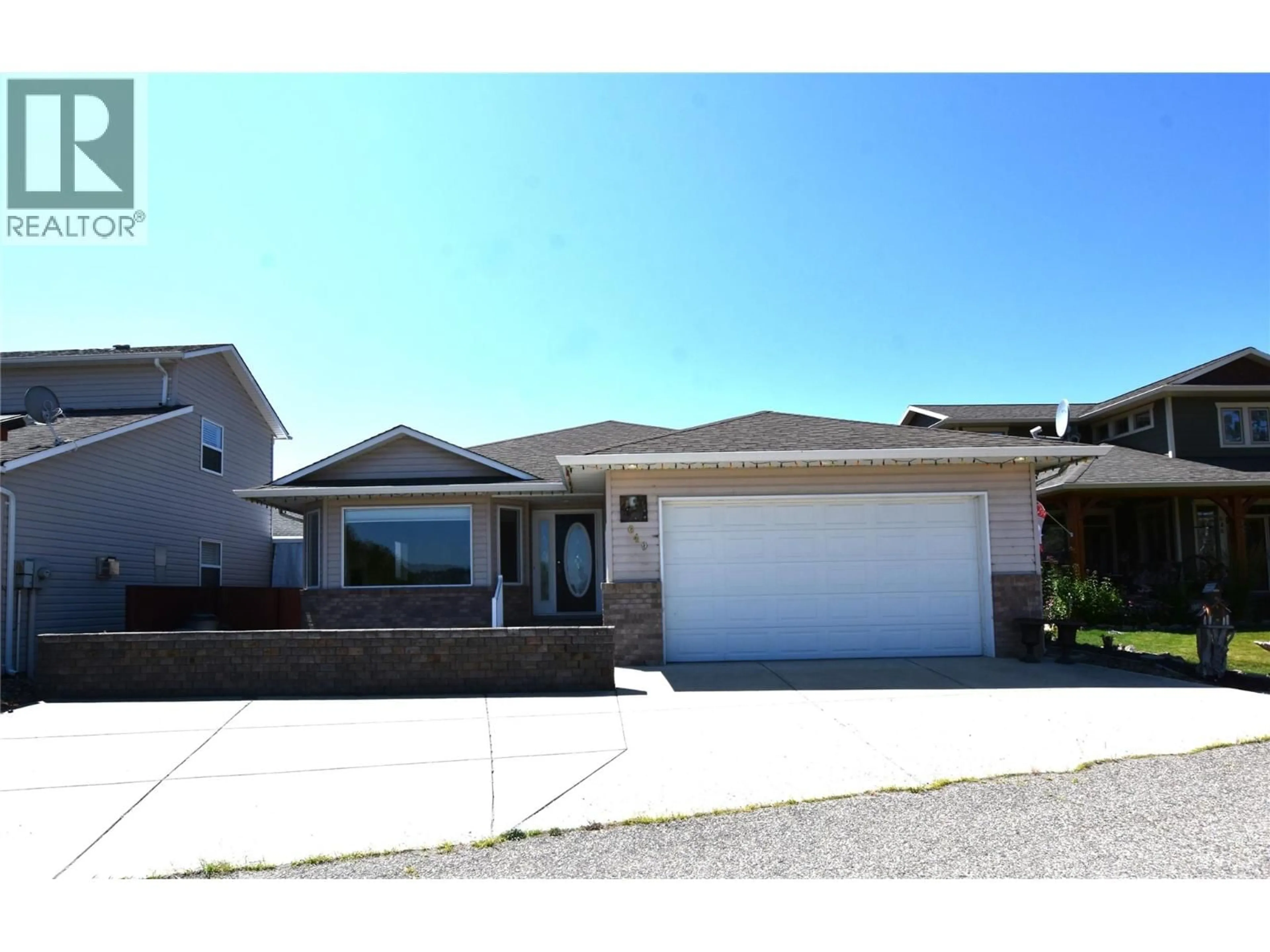 Home with vinyl exterior material, street for 649 ELK STREET, Vernon British Columbia V1H2A1