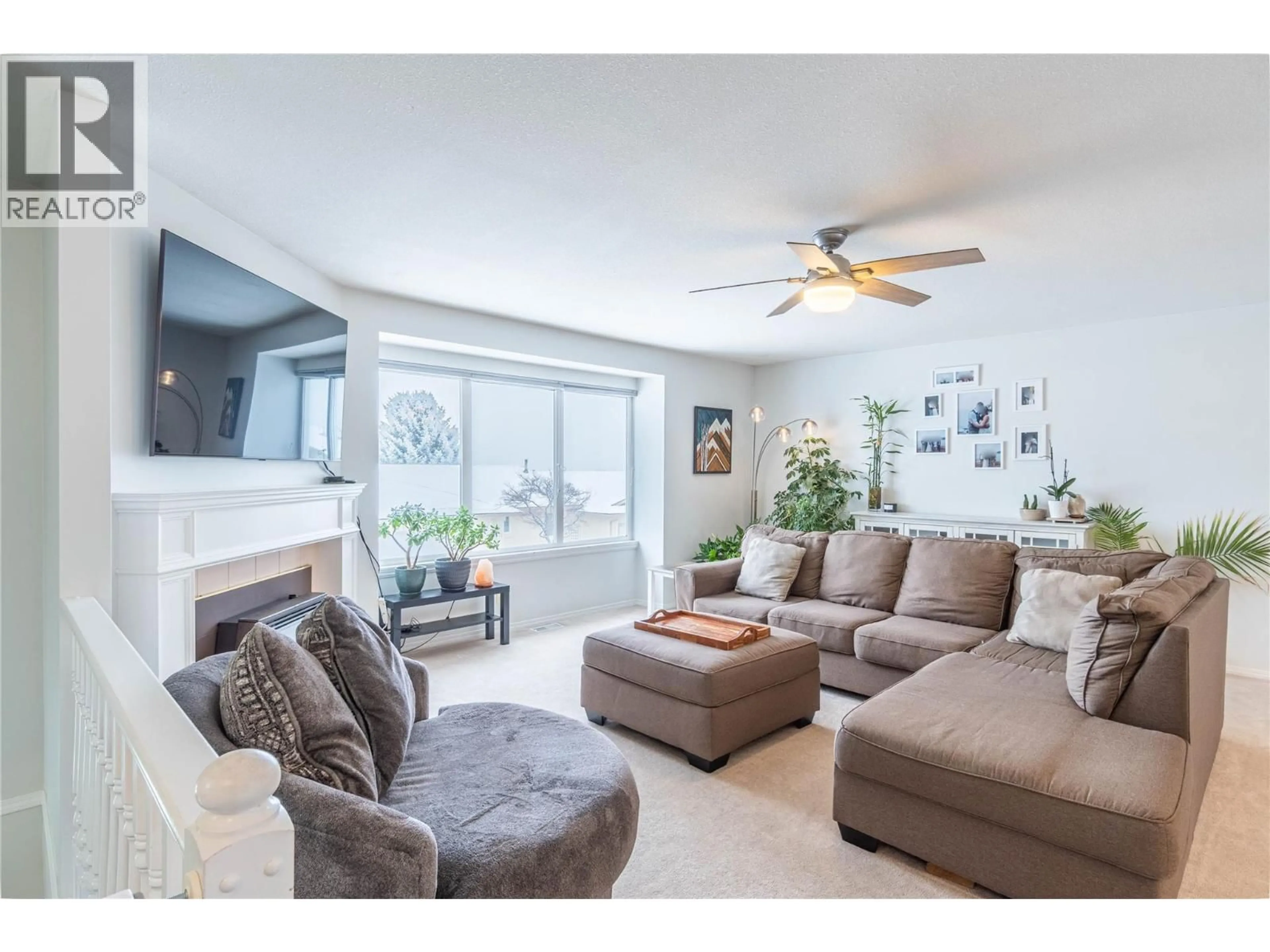 Living room with furniture, unknown for 40 - 1950 BRAEVIEW PLACE, Kamloops British Columbia V1S1R8