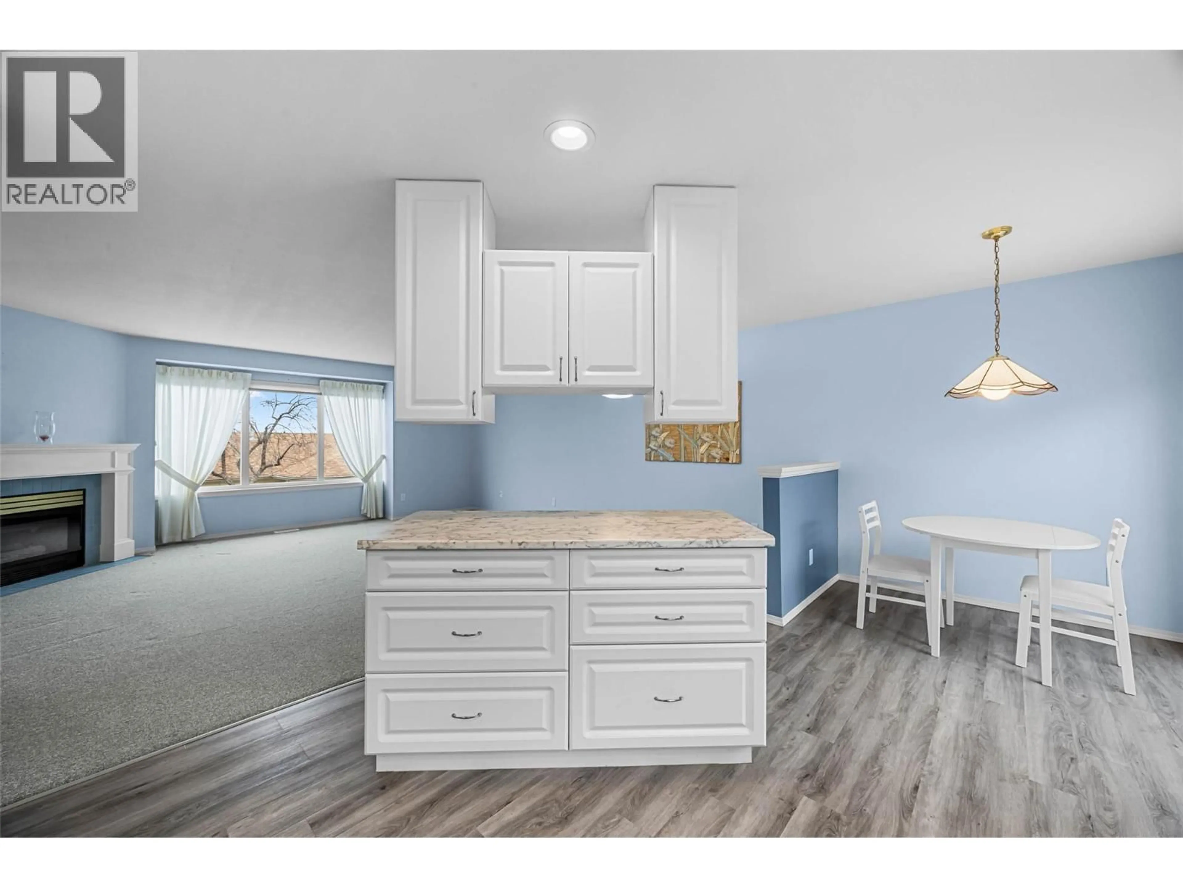 Open concept kitchen, unknown for 32 - 1950 BRAEVIEW PLACE, Kamloops British Columbia V1S1R8