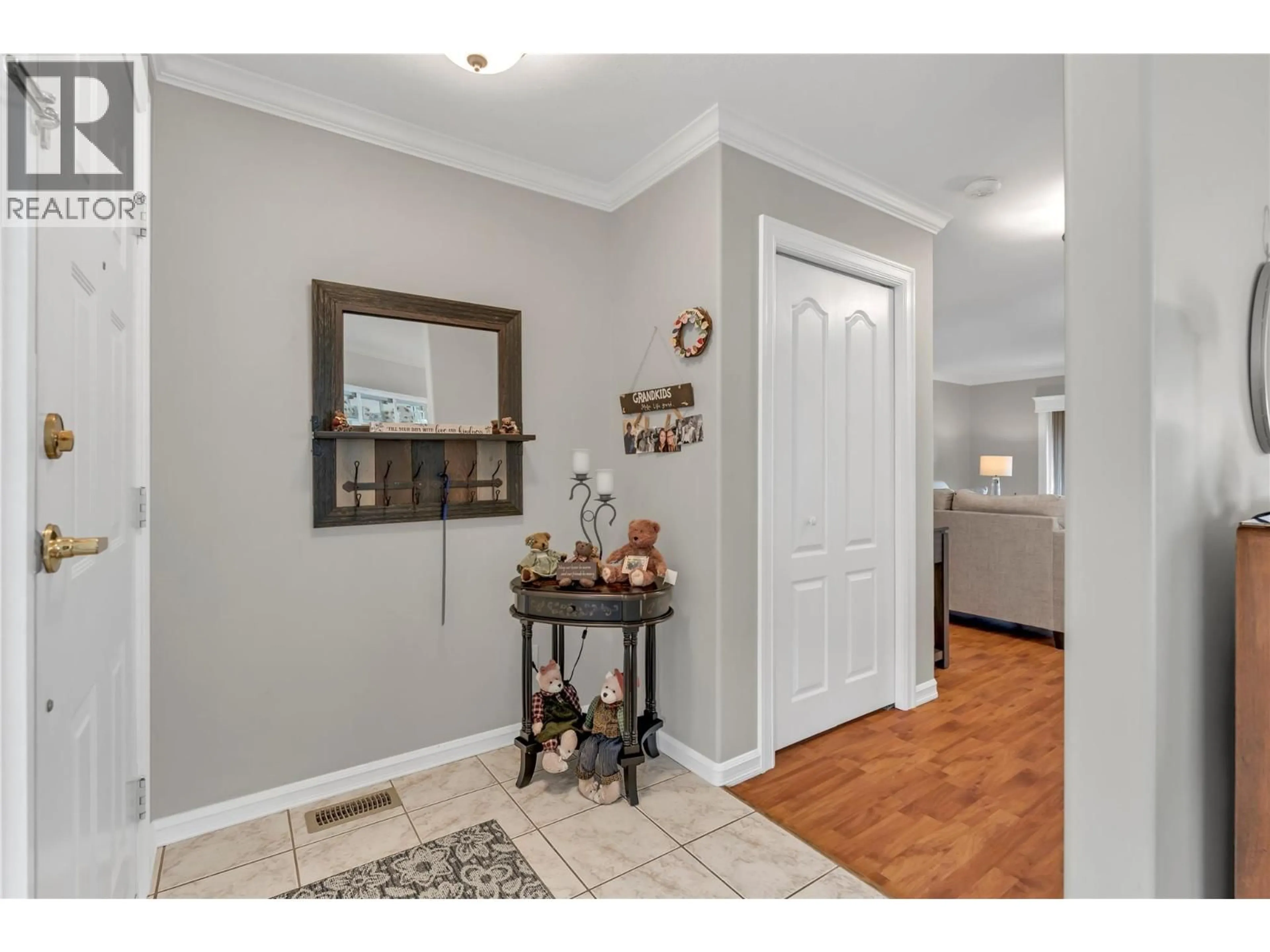 Indoor entryway for 518 RED WING DRIVE, Penticton British Columbia V2A8N7