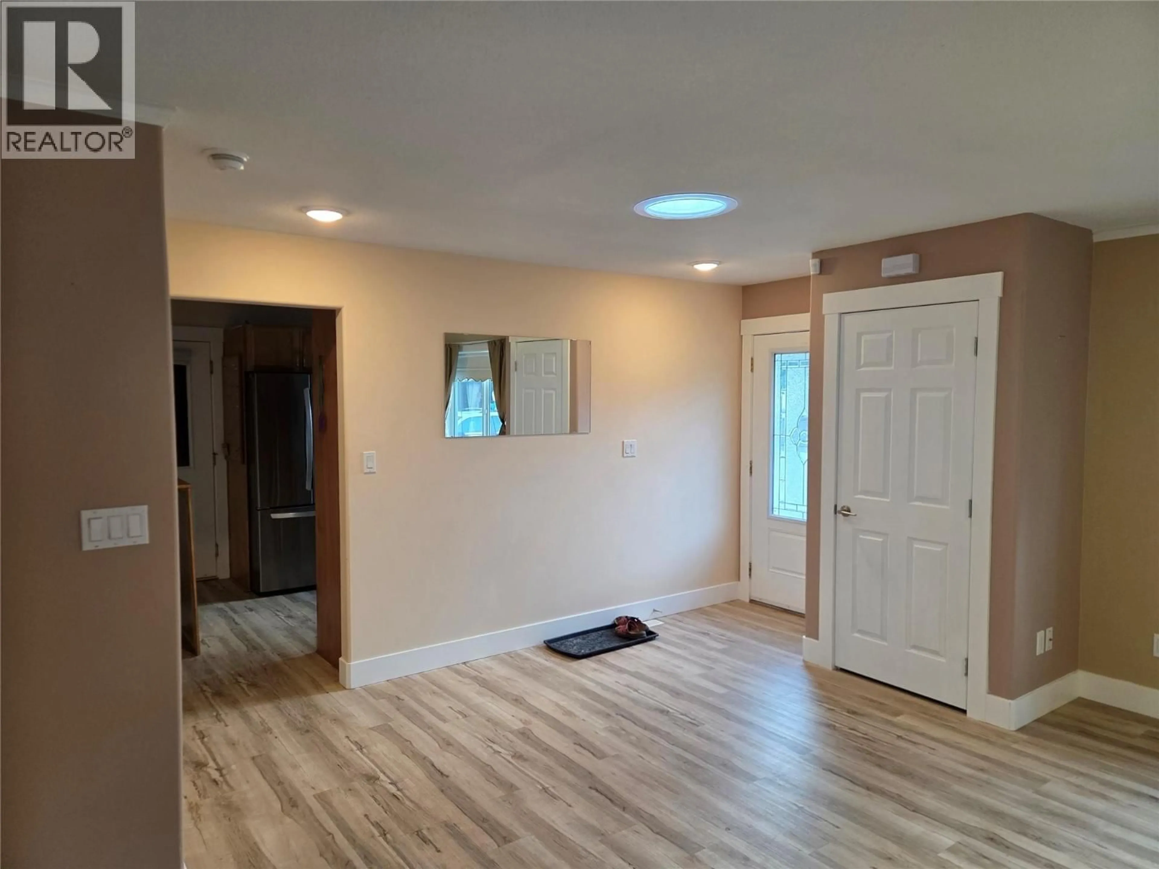 Indoor entryway for 1107 8TH STREET, Keremeos British Columbia V0X1N3
