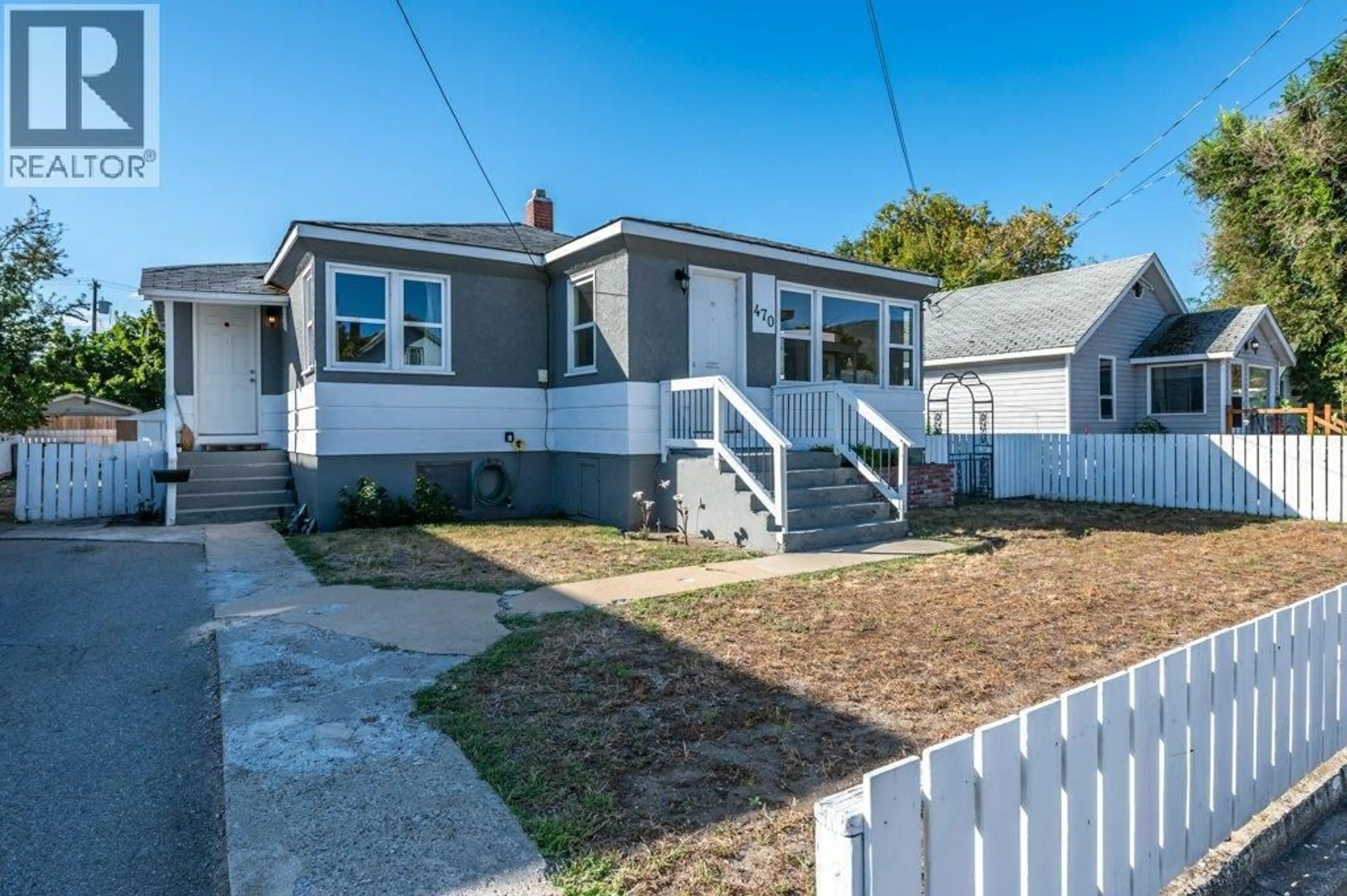 Home with vinyl exterior material, street for 470 HEALES AVENUE, Penticton British Columbia V2A1G4