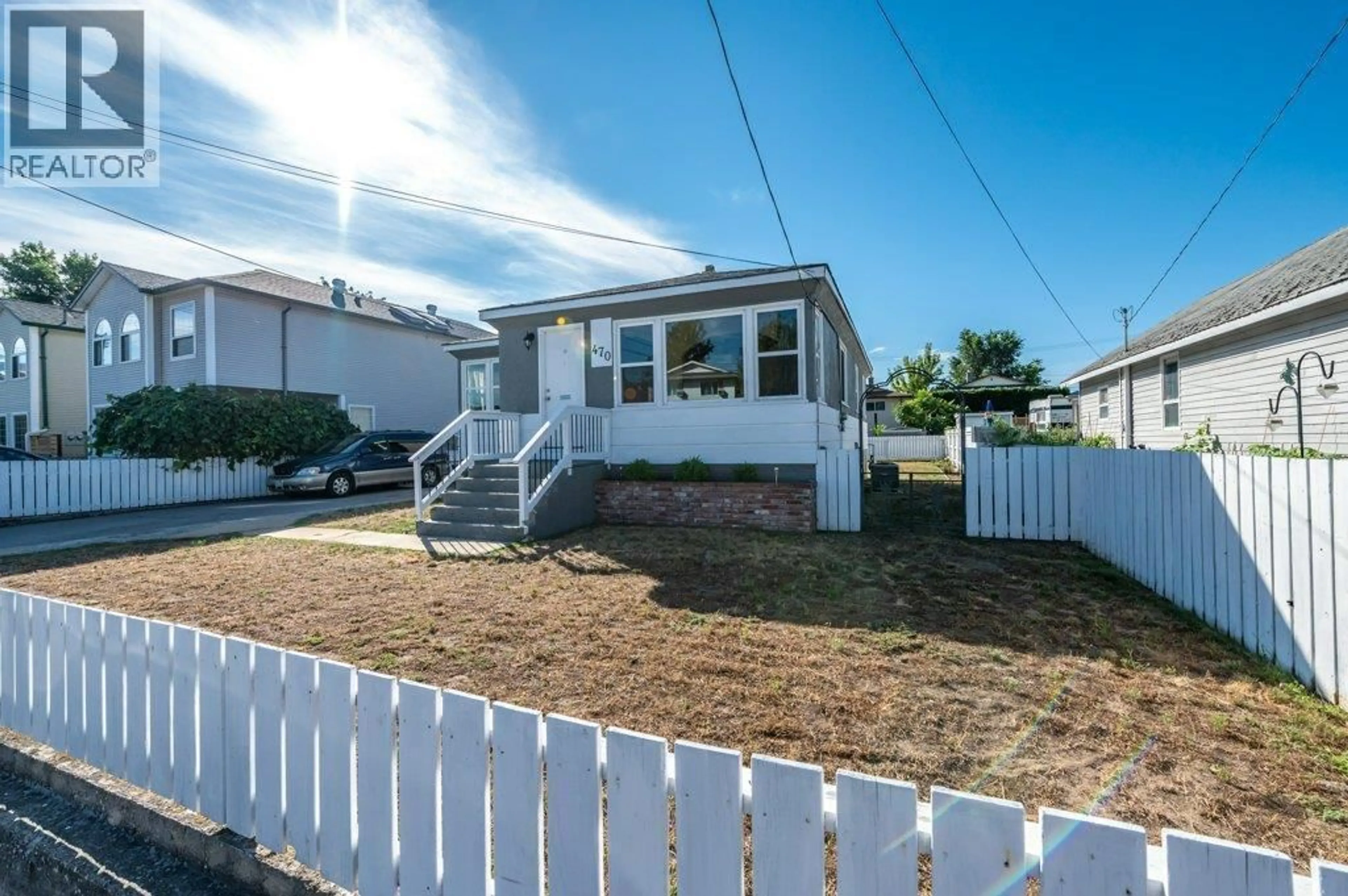 A pic from outside/outdoor area/front of a property/back of a property/a pic from drone, street for 470 HEALES AVENUE, Penticton British Columbia V2A1G4