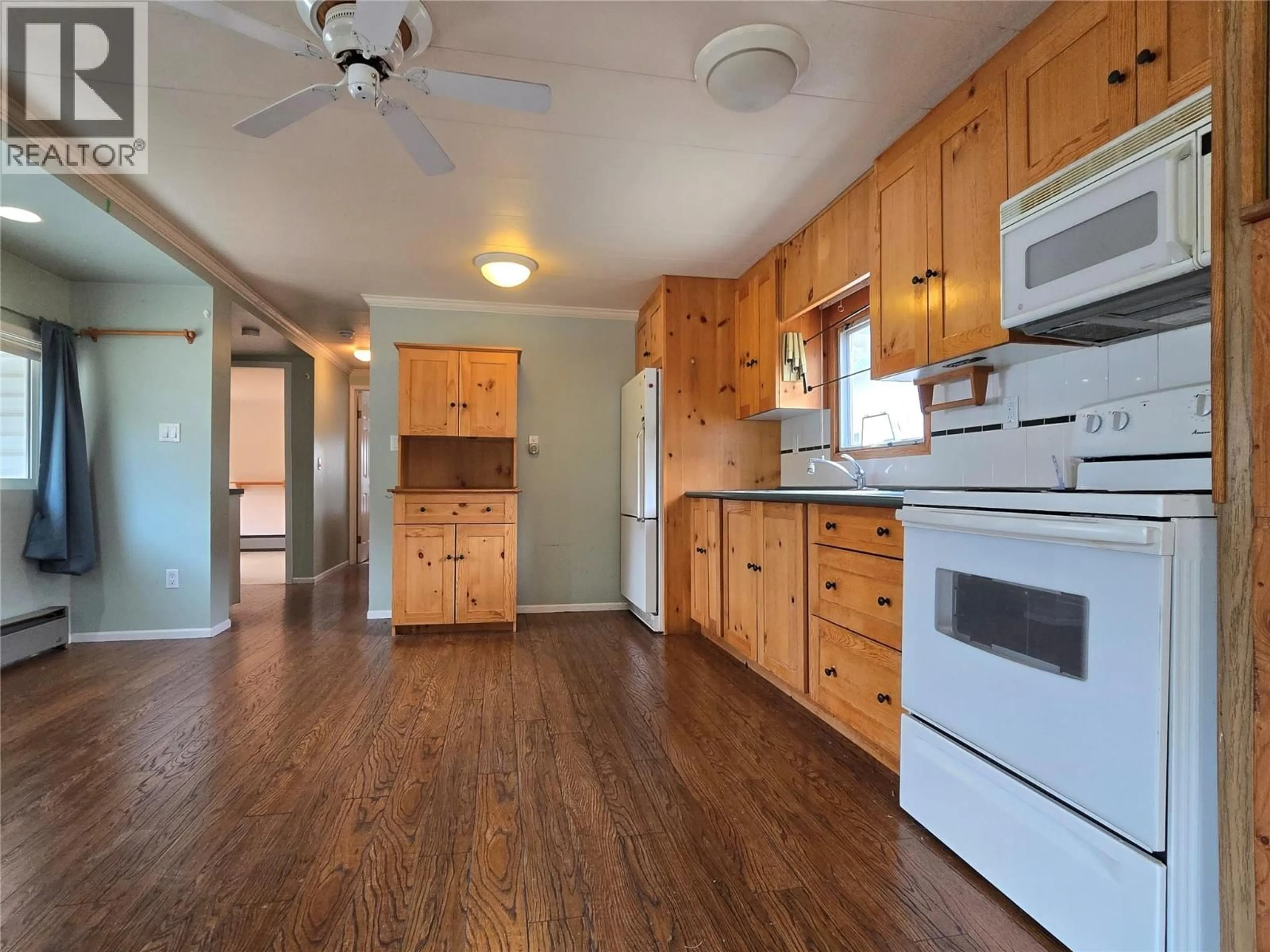 Standard kitchen, wood/laminate floor for 3769 THOMPSON VIEW PLACE, Ashcroft British Columbia V0K2L0