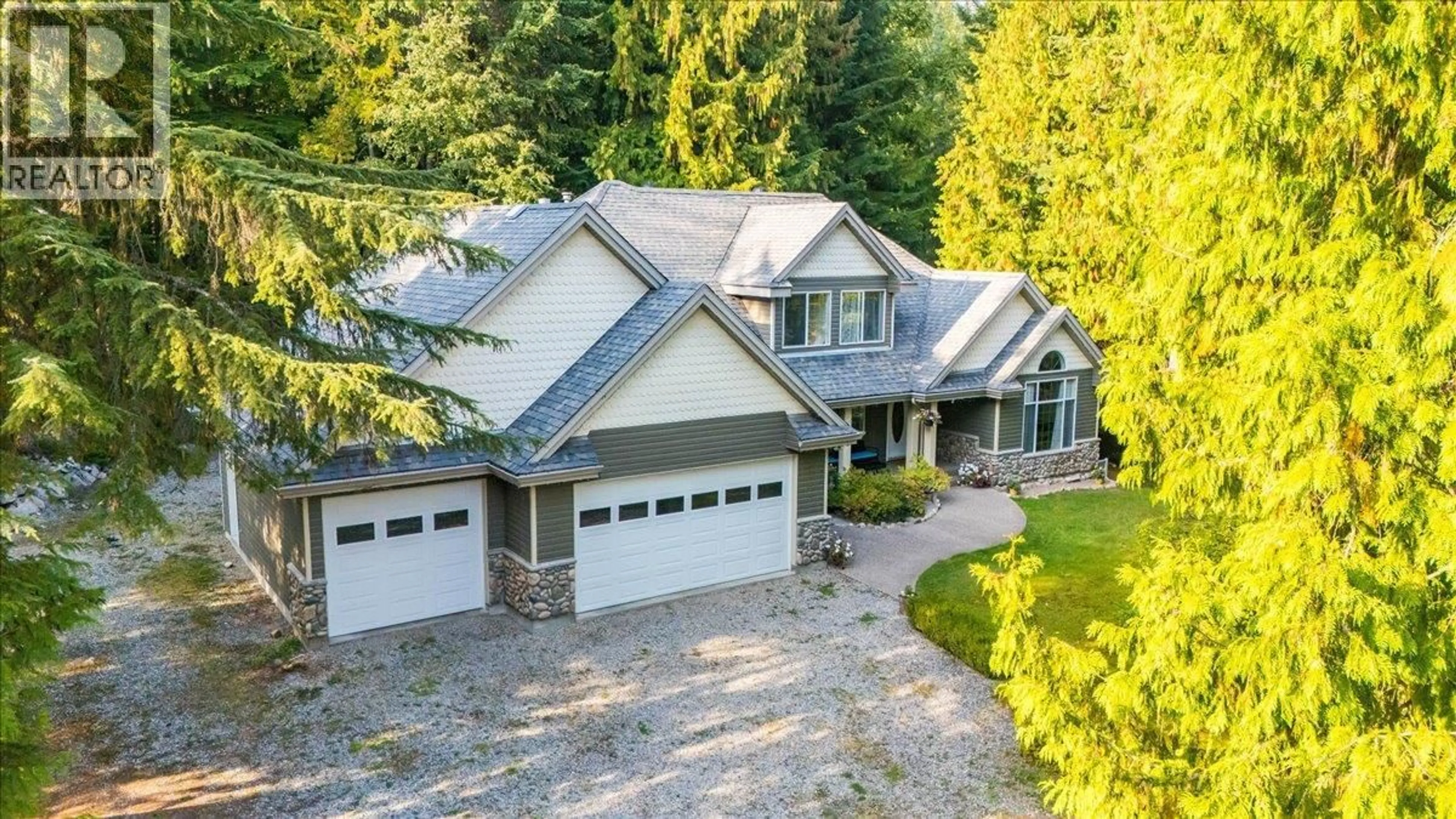 A pic from outside/outdoor area/front of a property/back of a property/a pic from drone, unknown for 2283 CRYSTAL SPRINGS ROAD, Nelson British Columbia V1L6K4