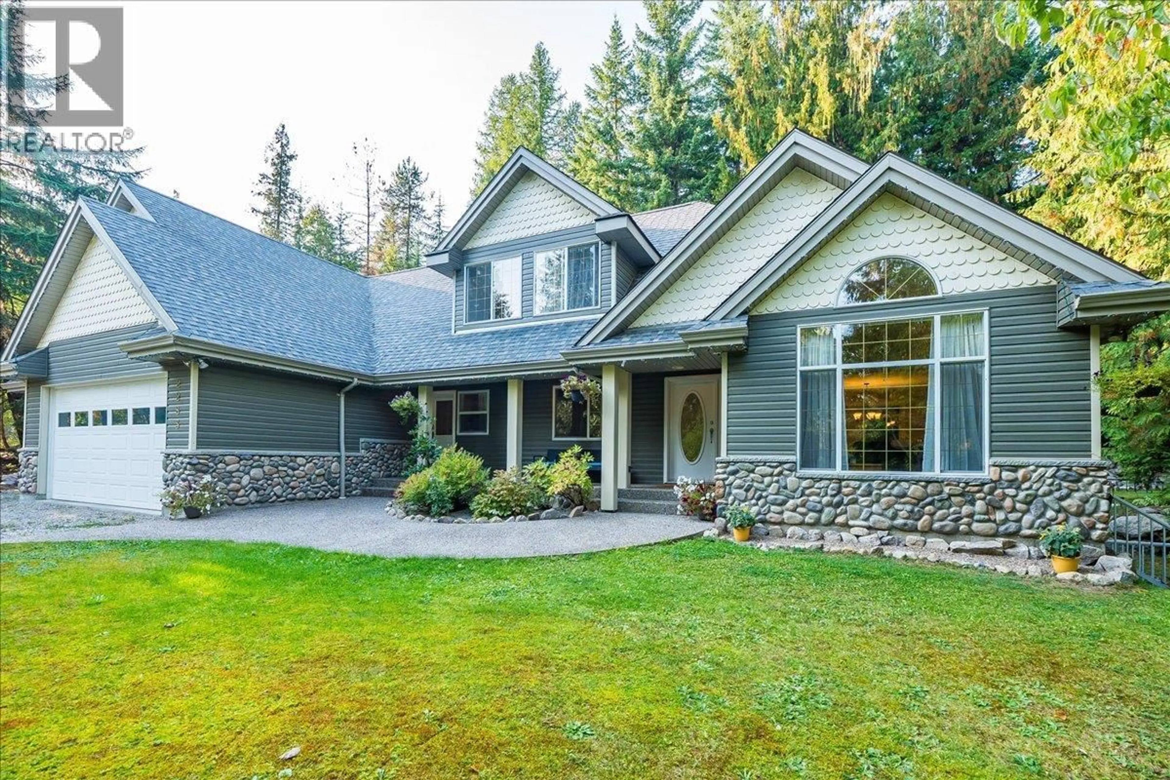 Home with vinyl exterior material, mountain view for 2283 CRYSTAL SPRINGS ROAD, Nelson British Columbia V1L6K4
