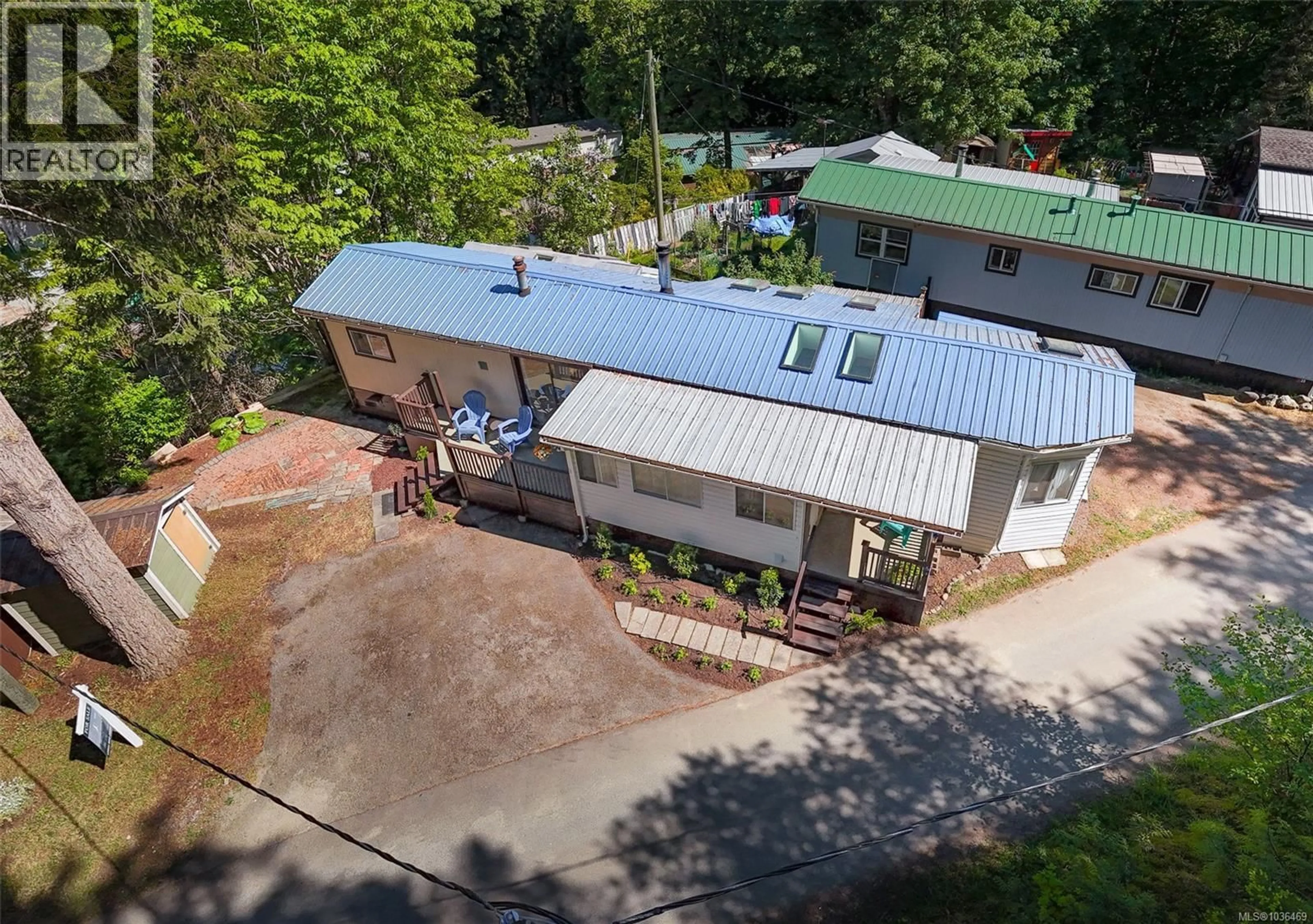 A pic from outside/outdoor area/front of a property/back of a property/a pic from drone, building for 36C - 1120 SHAWNIGAN-MILL BAY ROAD, Mill Bay British Columbia V8H1G8