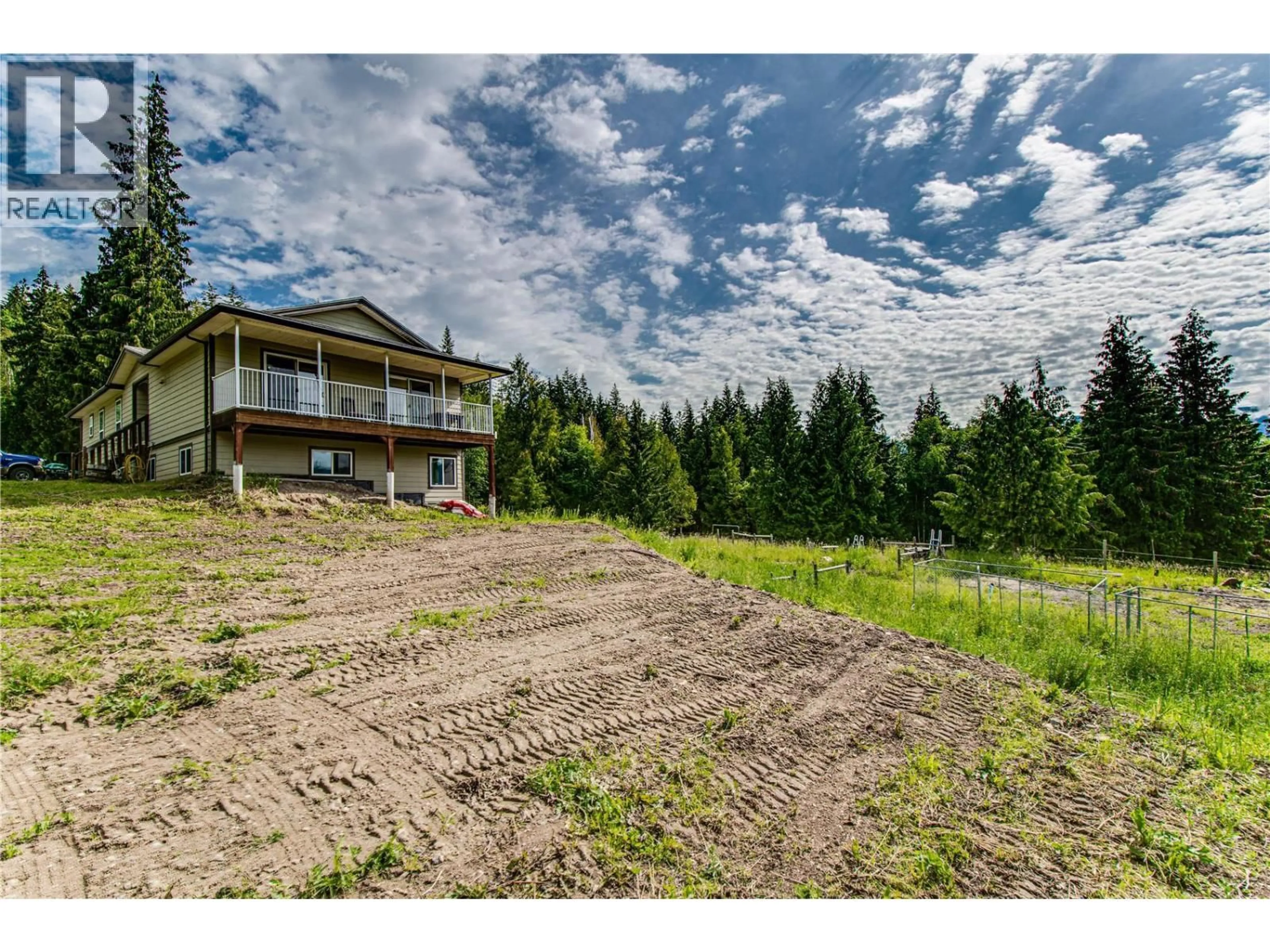 A pic from outside/outdoor area/front of a property/back of a property/a pic from drone, unknown for 31 VIOLET ROAD, Grindrod British Columbia V0E1Y0