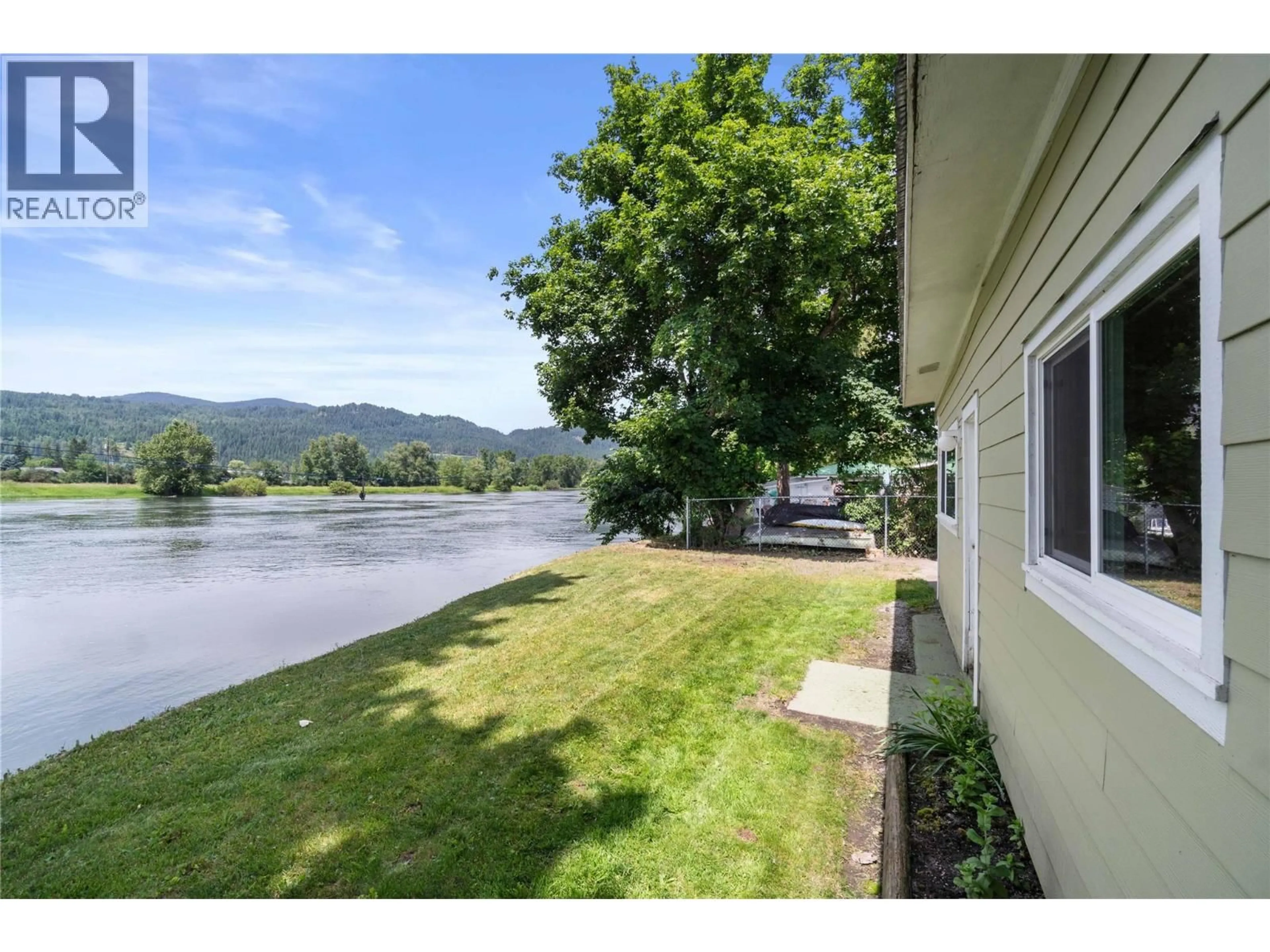 Patio, water/lake/river/ocean view for 7088 97A HIGHWAY, Grindrod British Columbia V0E1Y0