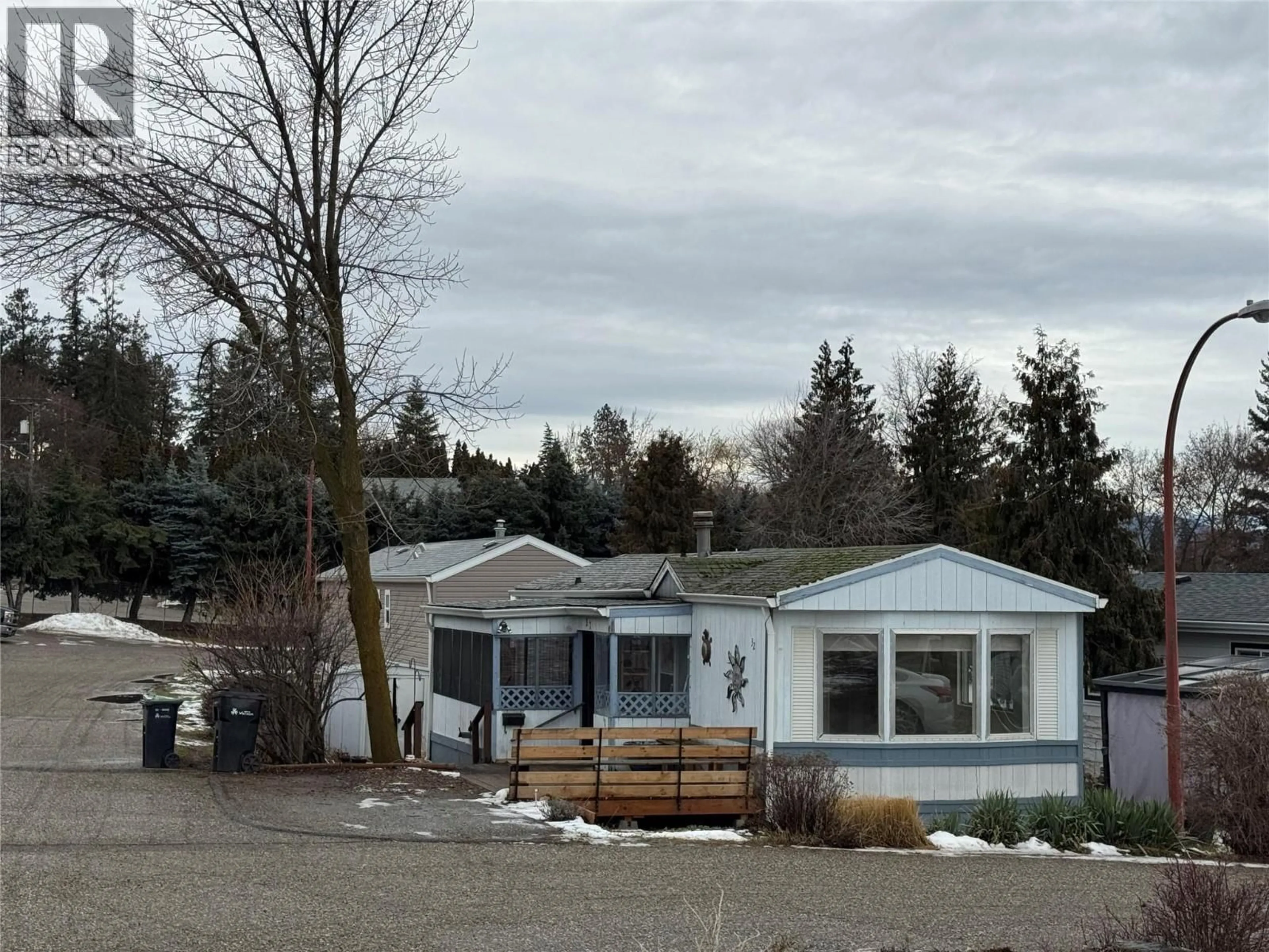 Home with vinyl exterior material, unknown for 32 - 1600 43 AVENUE, Vernon British Columbia V1T9G6