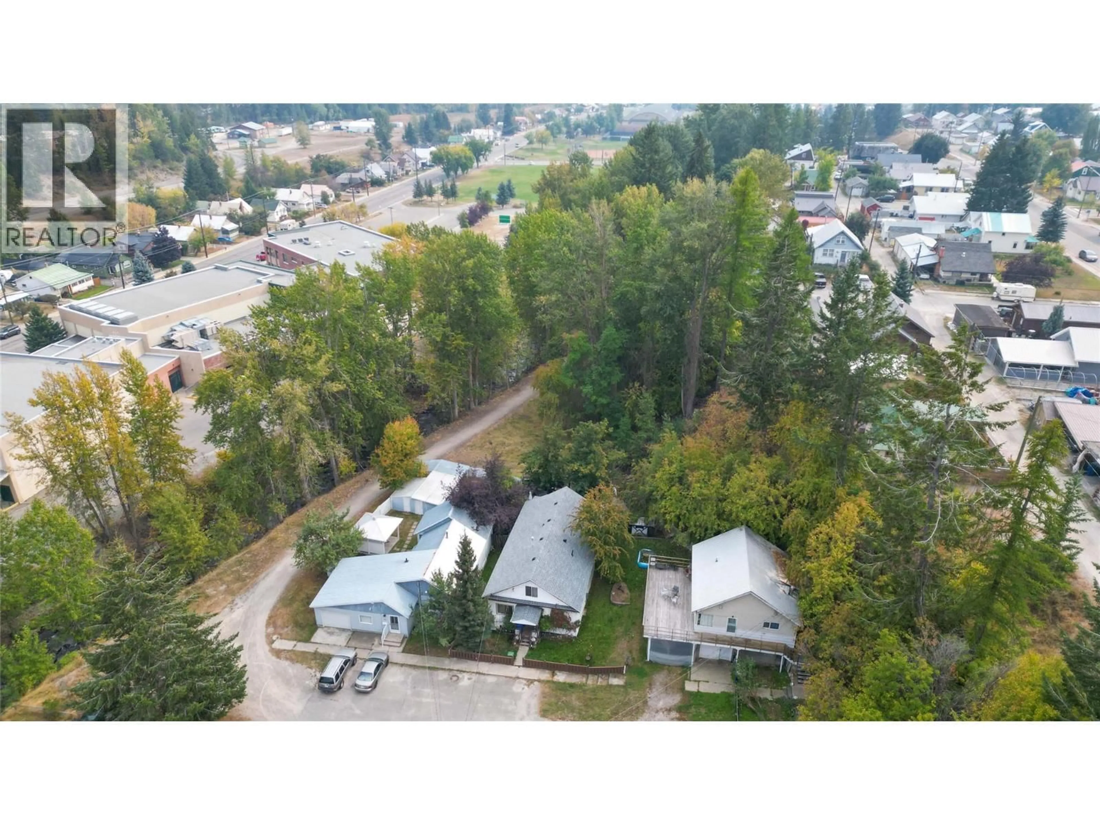 A pic from outside/outdoor area/front of a property/back of a property/a pic from drone, unknown for 380 BINGAY STREET, Kimberley British Columbia V1A1X4