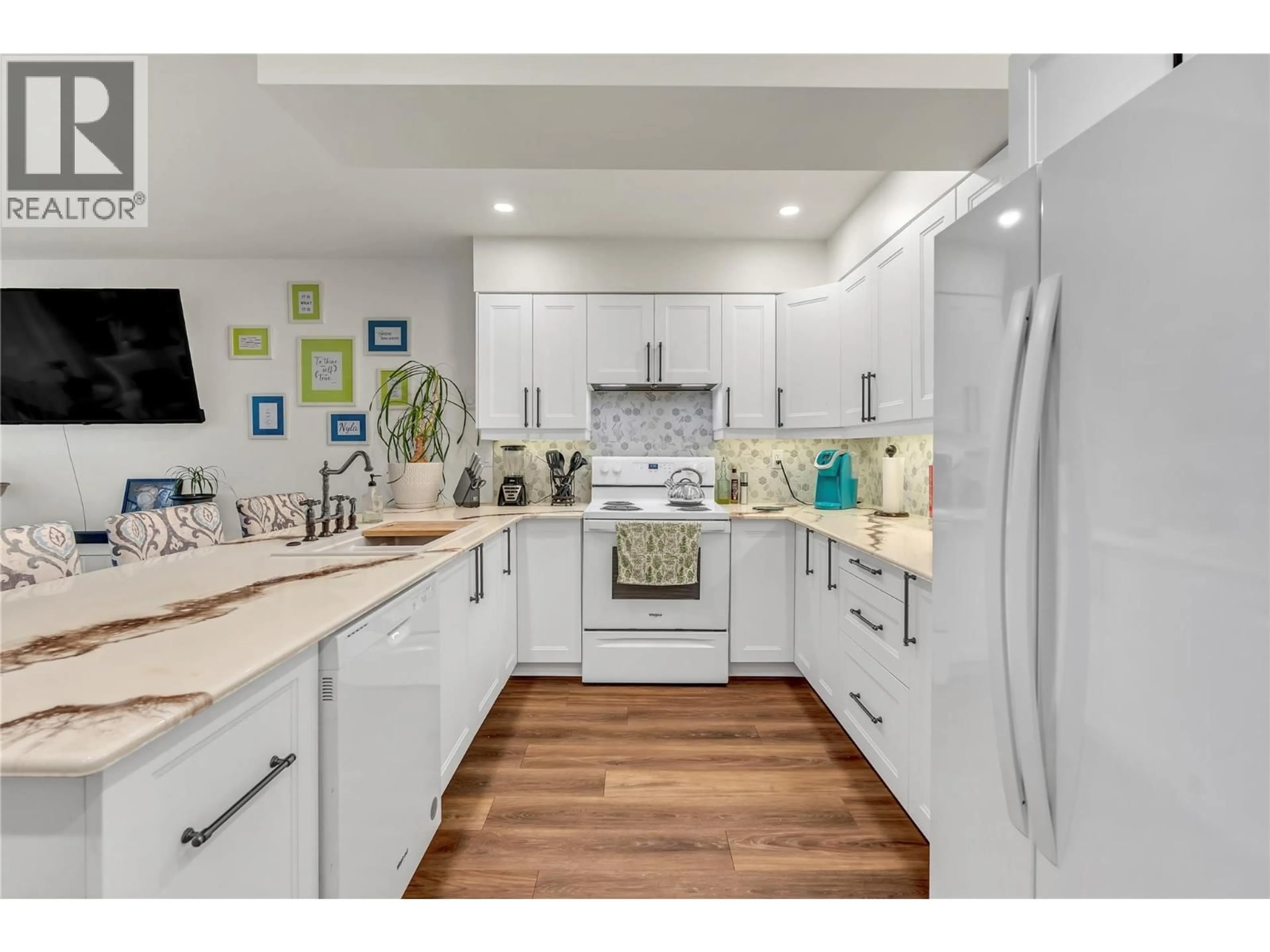 Open concept kitchen, unknown for 313 - 3140 WILSON STREET, Penticton British Columbia V2A7K4