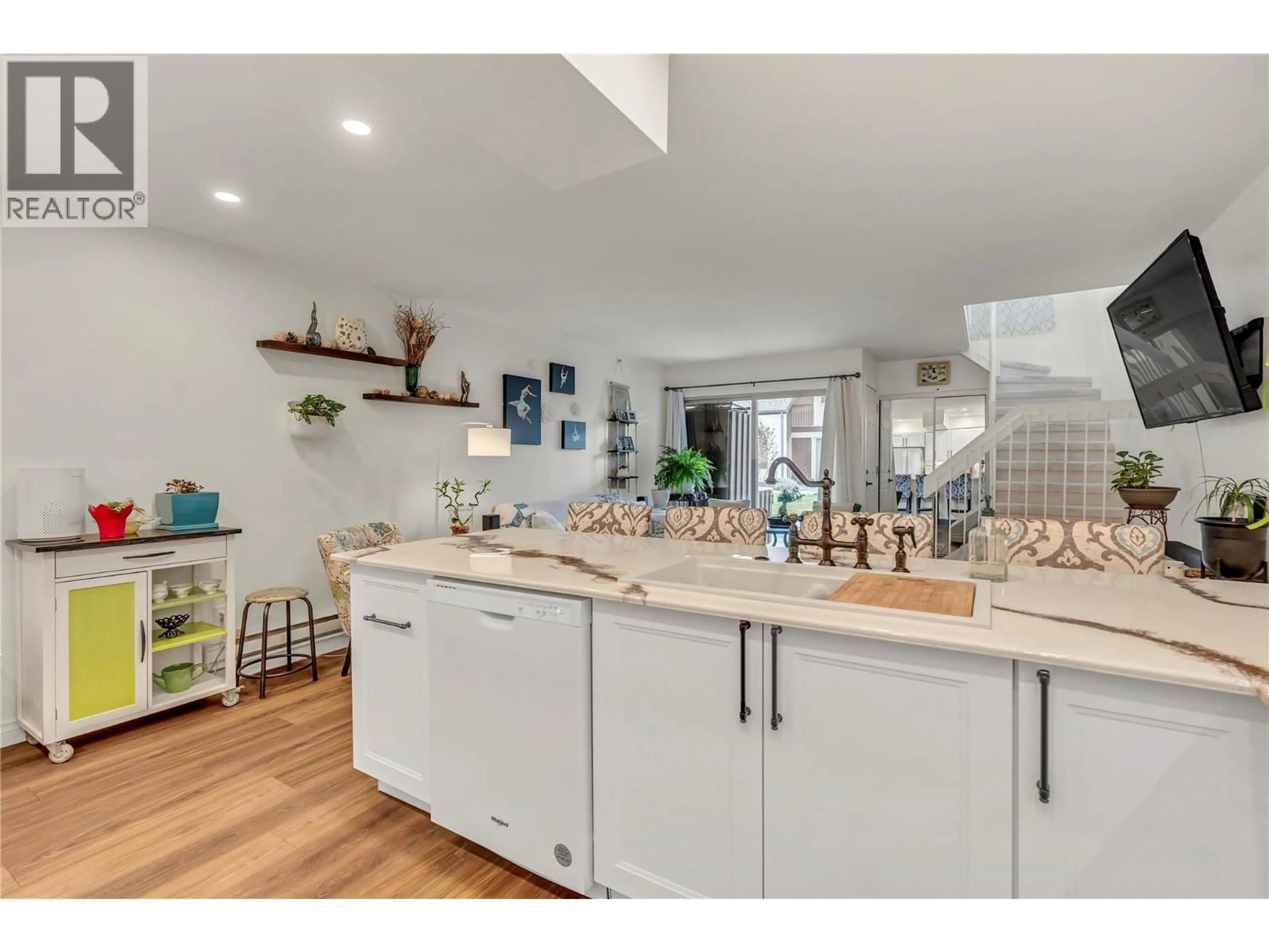 Open concept kitchen, unknown for 313 - 3140 WILSON STREET, Penticton British Columbia V2A7K4