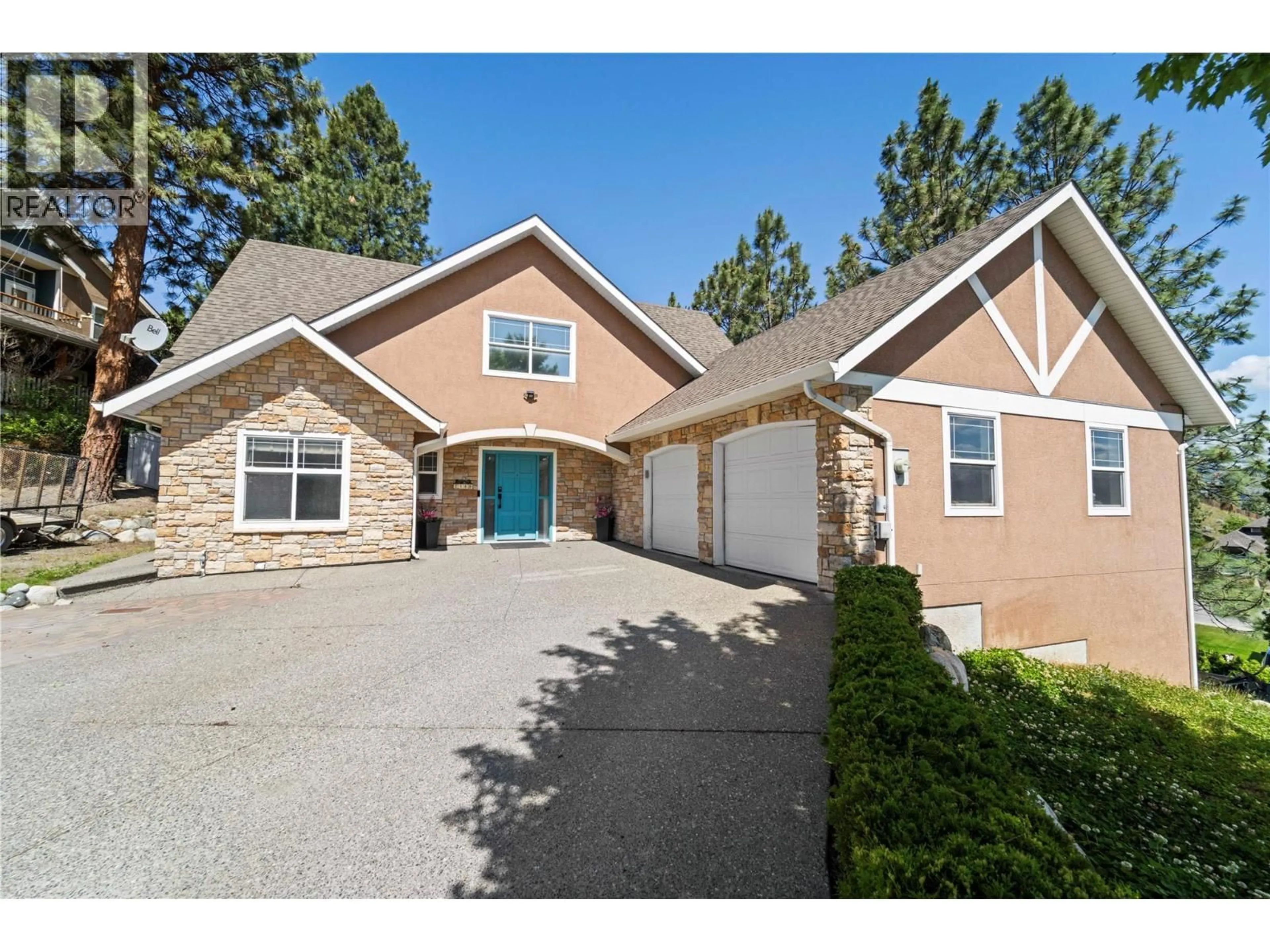 Home with vinyl exterior material, street for 1548 ASSINIBOINE ROAD, Kamloops British Columbia V2E2R1