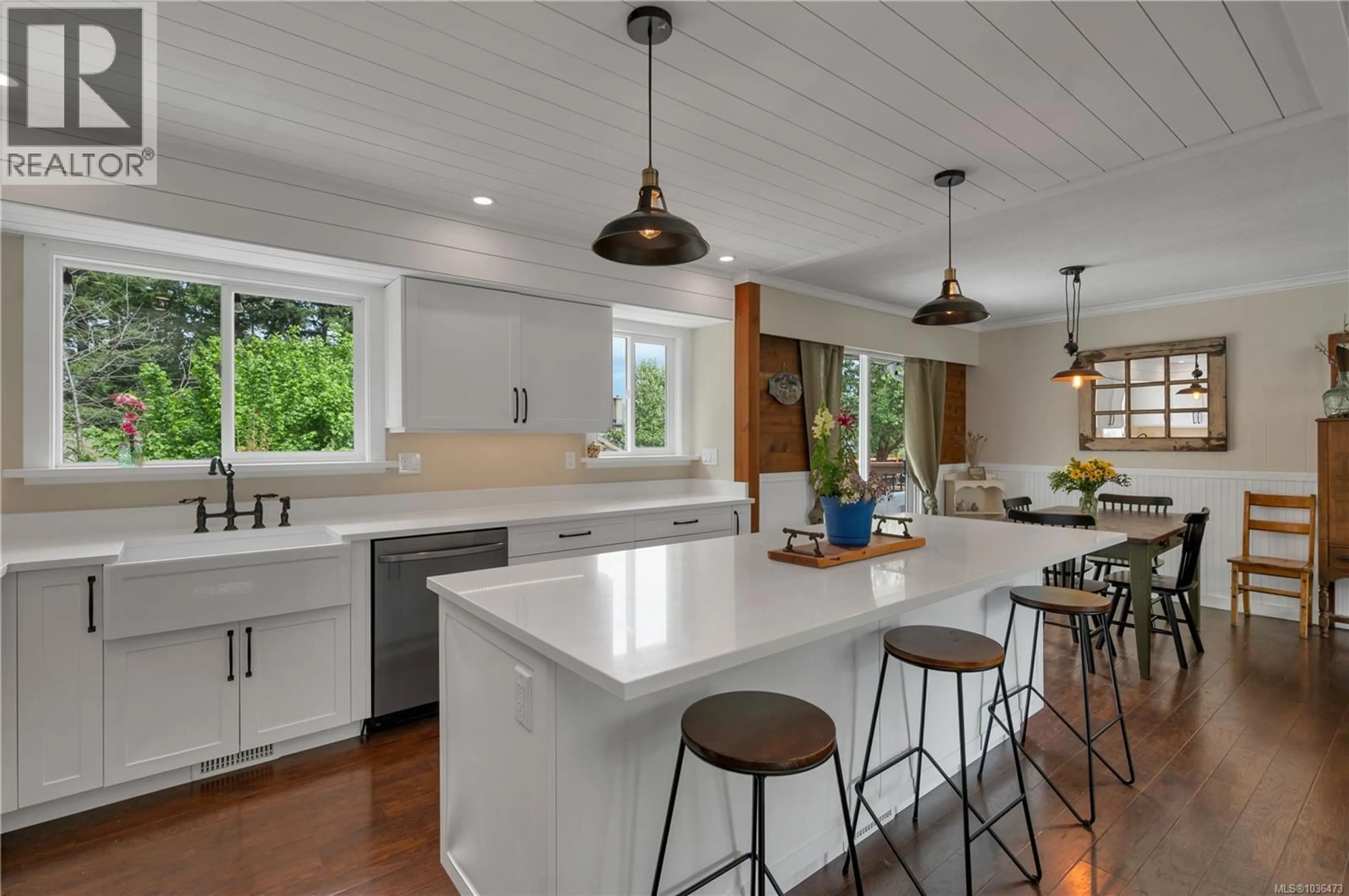 Open concept kitchen, unknown for 460 LUTOD ROAD, Campbell River British Columbia V9W3P4