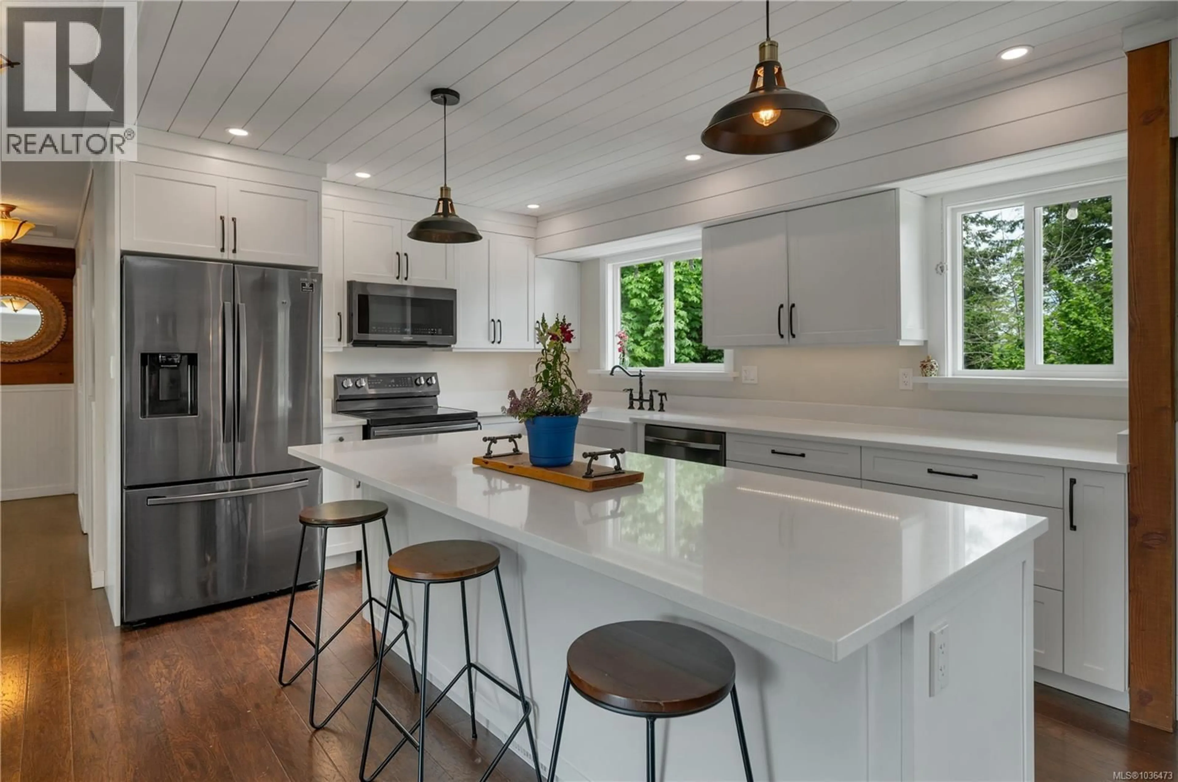 Open concept kitchen, unknown for 460 LUTOD ROAD, Campbell River British Columbia V9W3P4