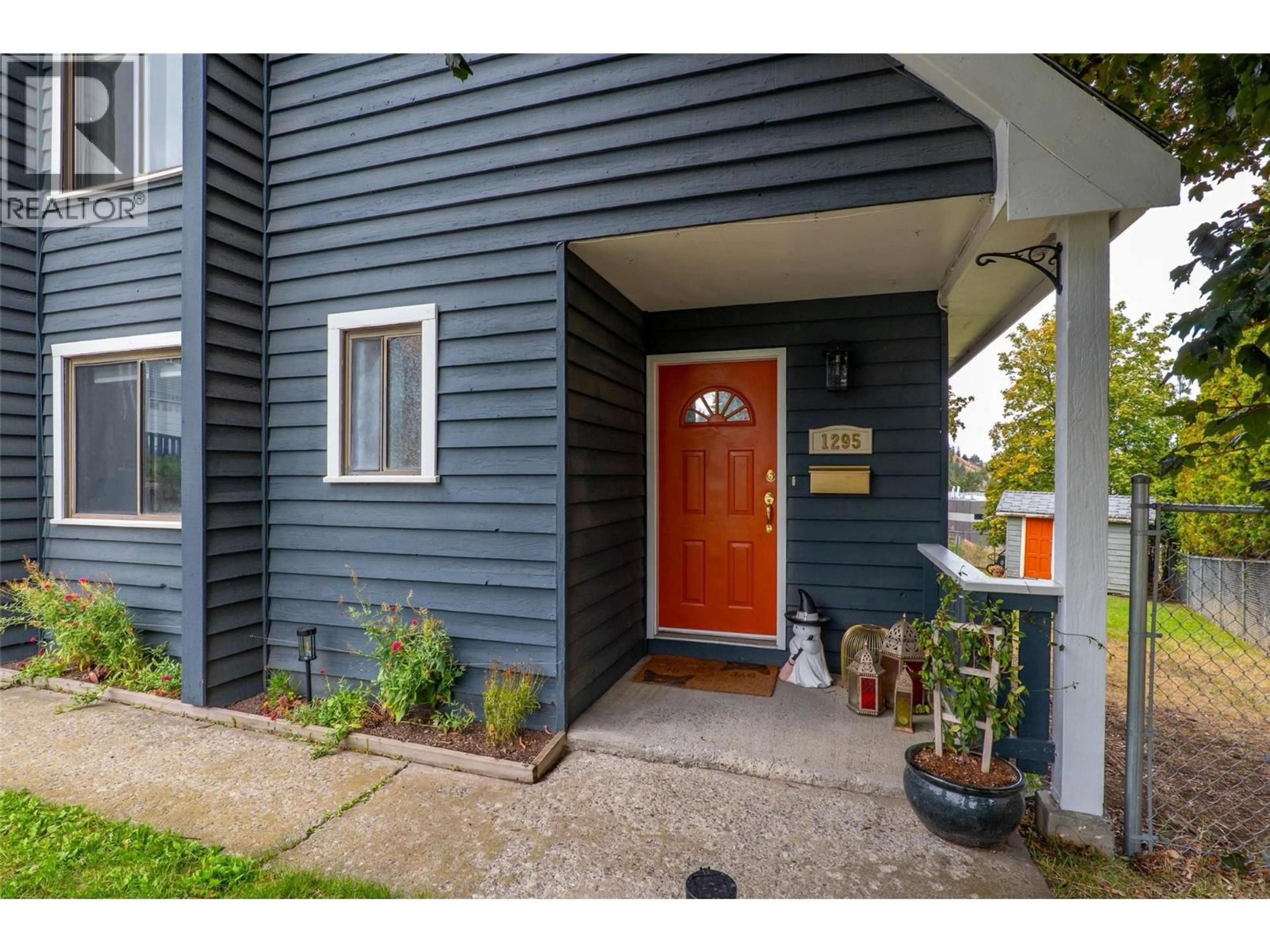 Indoor entryway for 1295 HARRISON PLACE, Kamloops British Columbia V1S1M2
