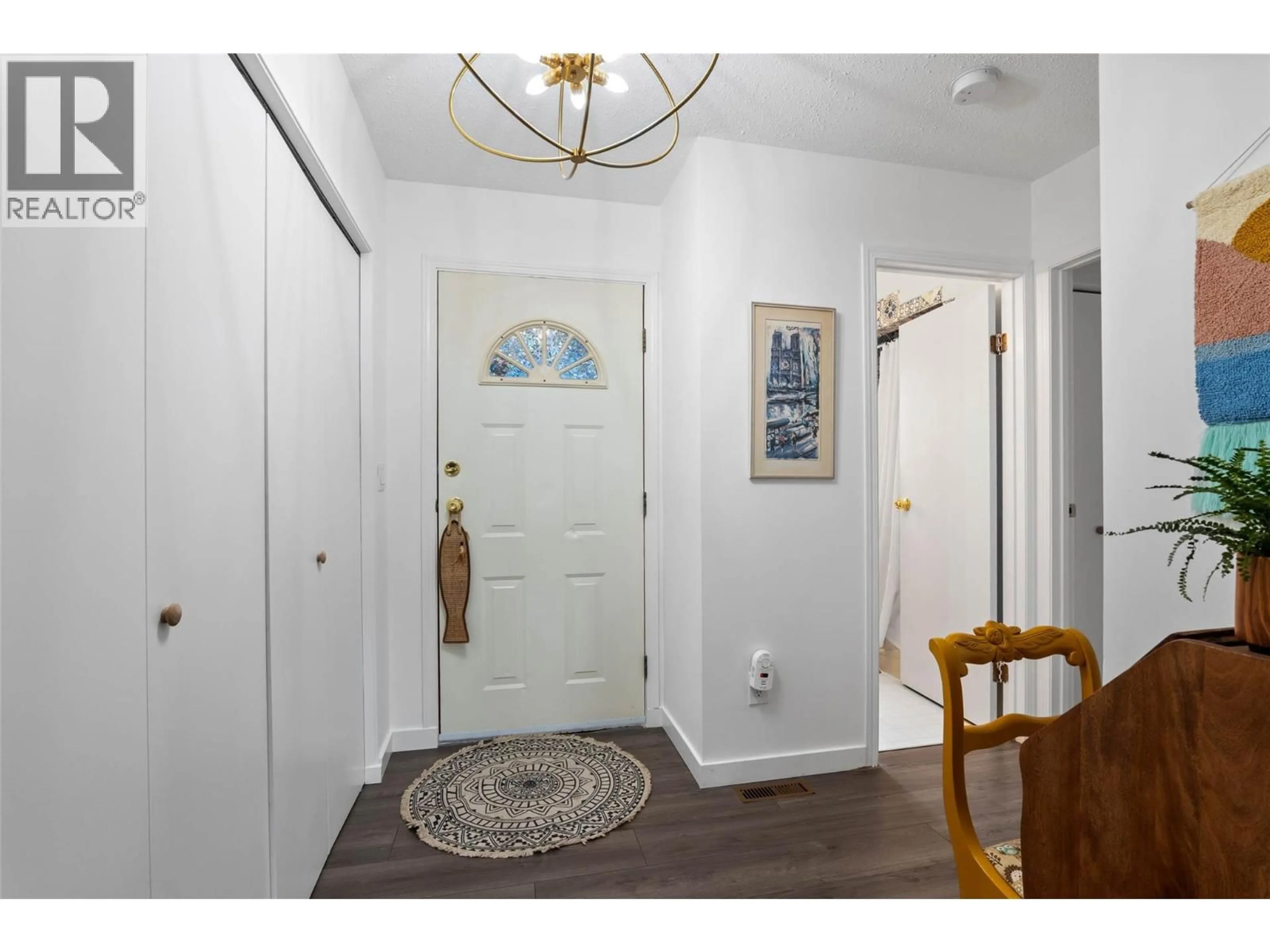Indoor entryway for 1295 HARRISON PLACE, Kamloops British Columbia V1S1M2