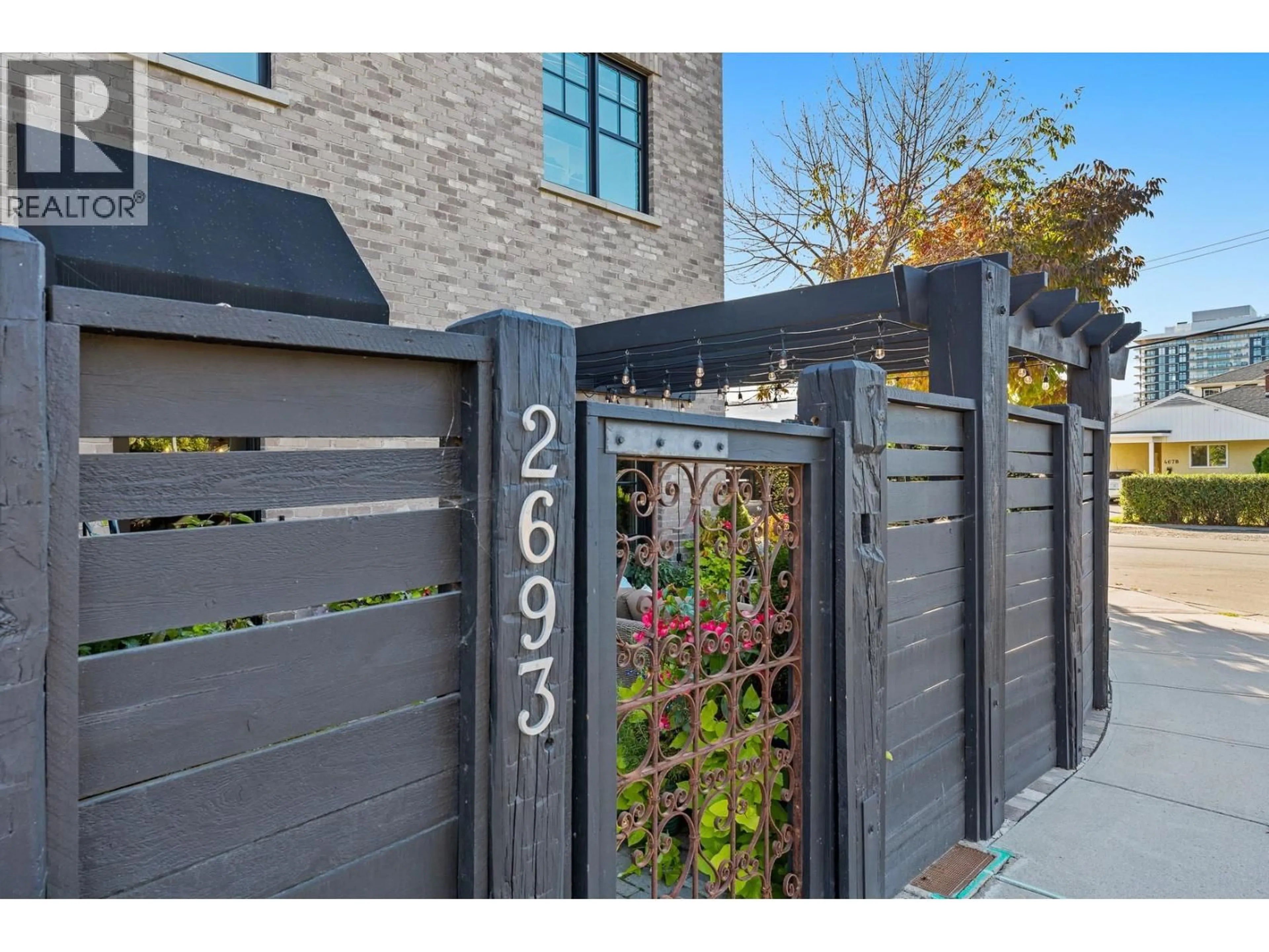 Unknown for 2693 GORE STREET, Kelowna British Columbia V1Y5A5