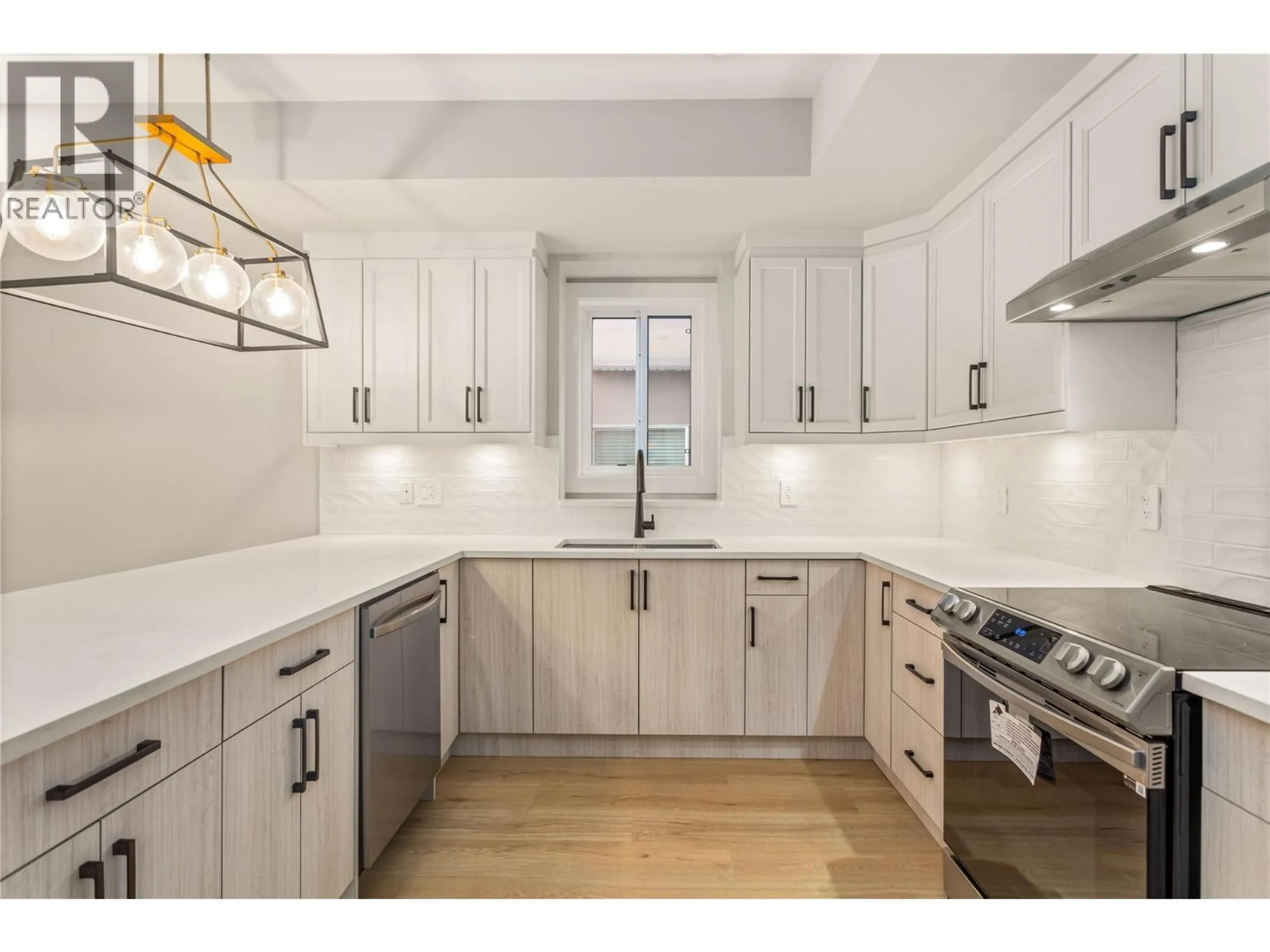 Unknown for 2 - 1916 ETHEL STREET, Kelowna British Columbia V1Y2Z5