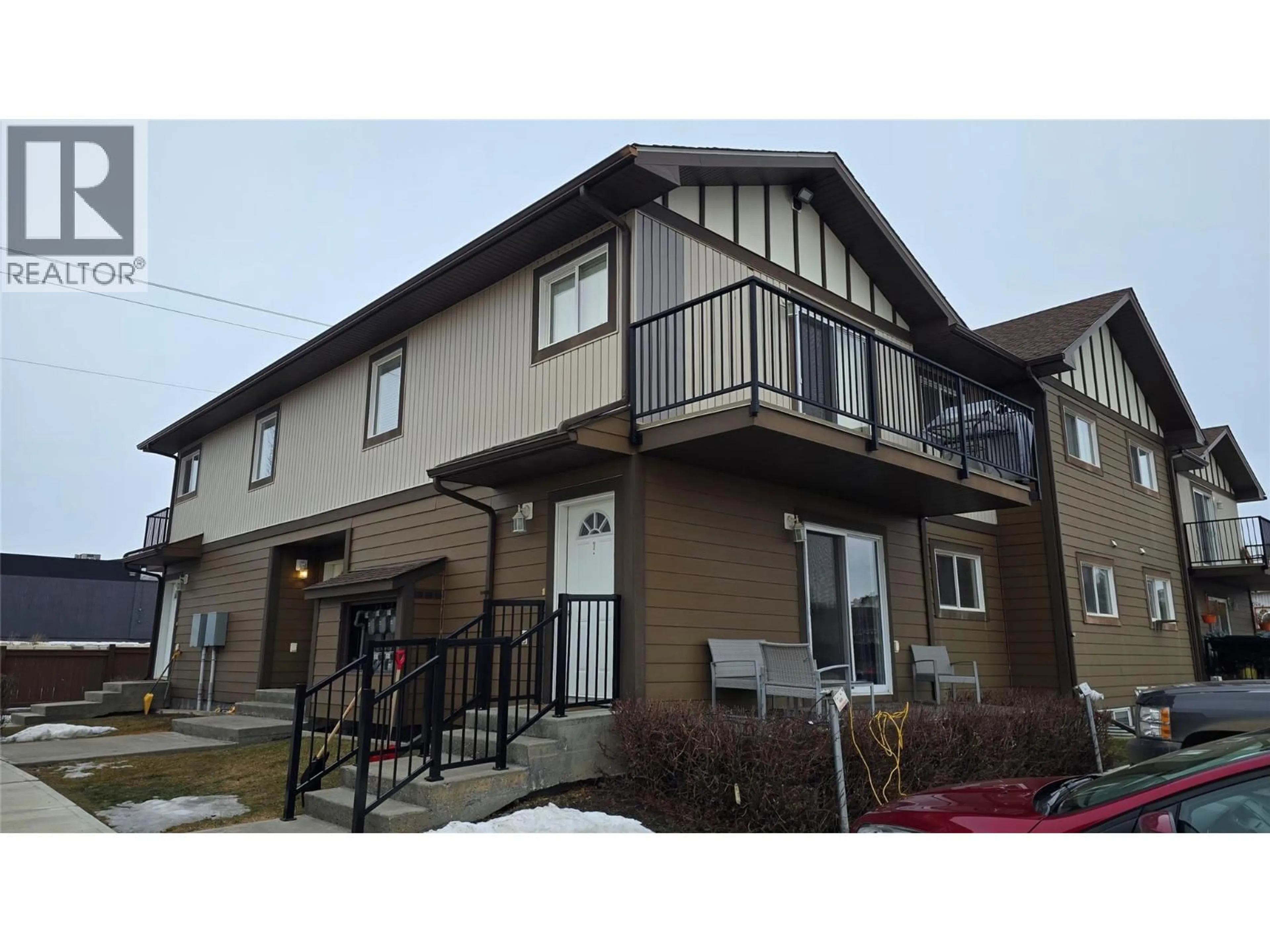 Home with vinyl exterior material, street for 3 - 801 96 AVENUE, Dawson Creek British Columbia V1G0C5