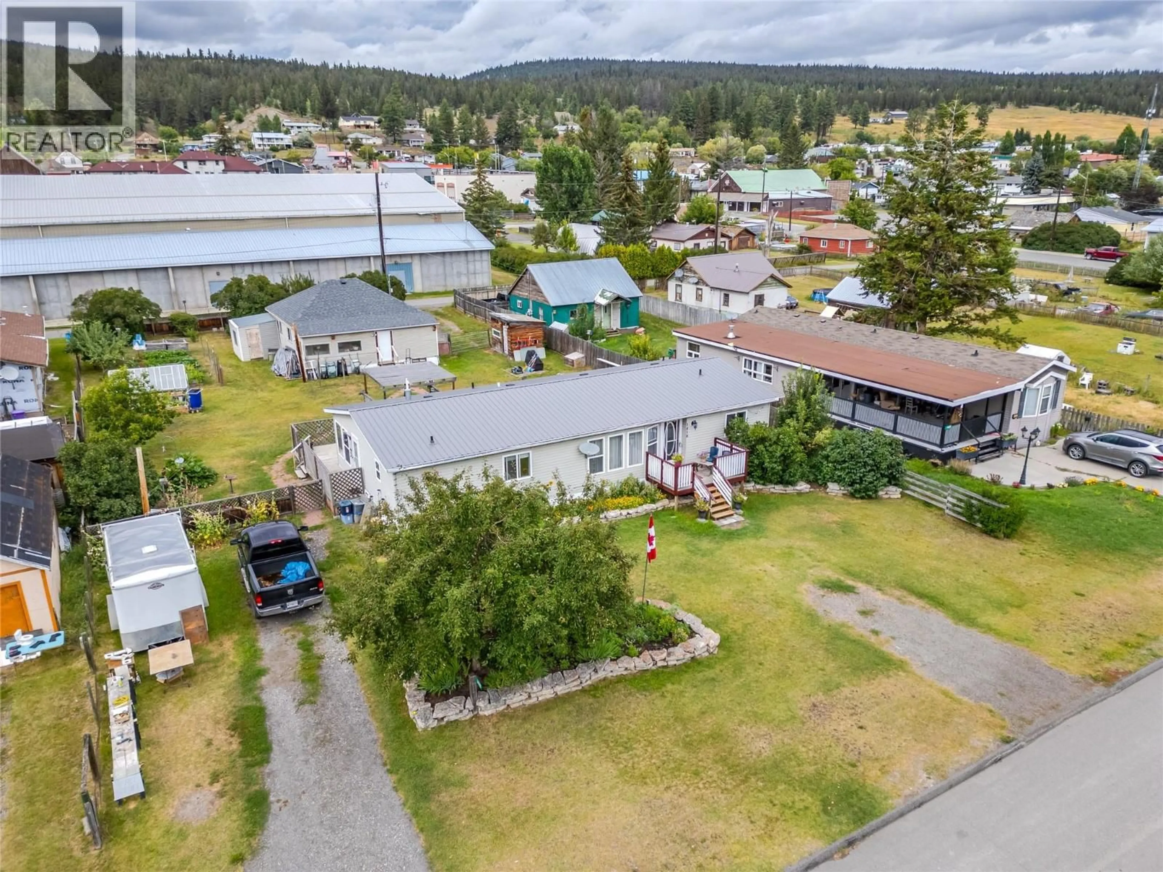 A pic from outside/outdoor area/front of a property/back of a property/a pic from drone, unknown for 1418 SOUES STREET, Clinton British Columbia V0K1K0