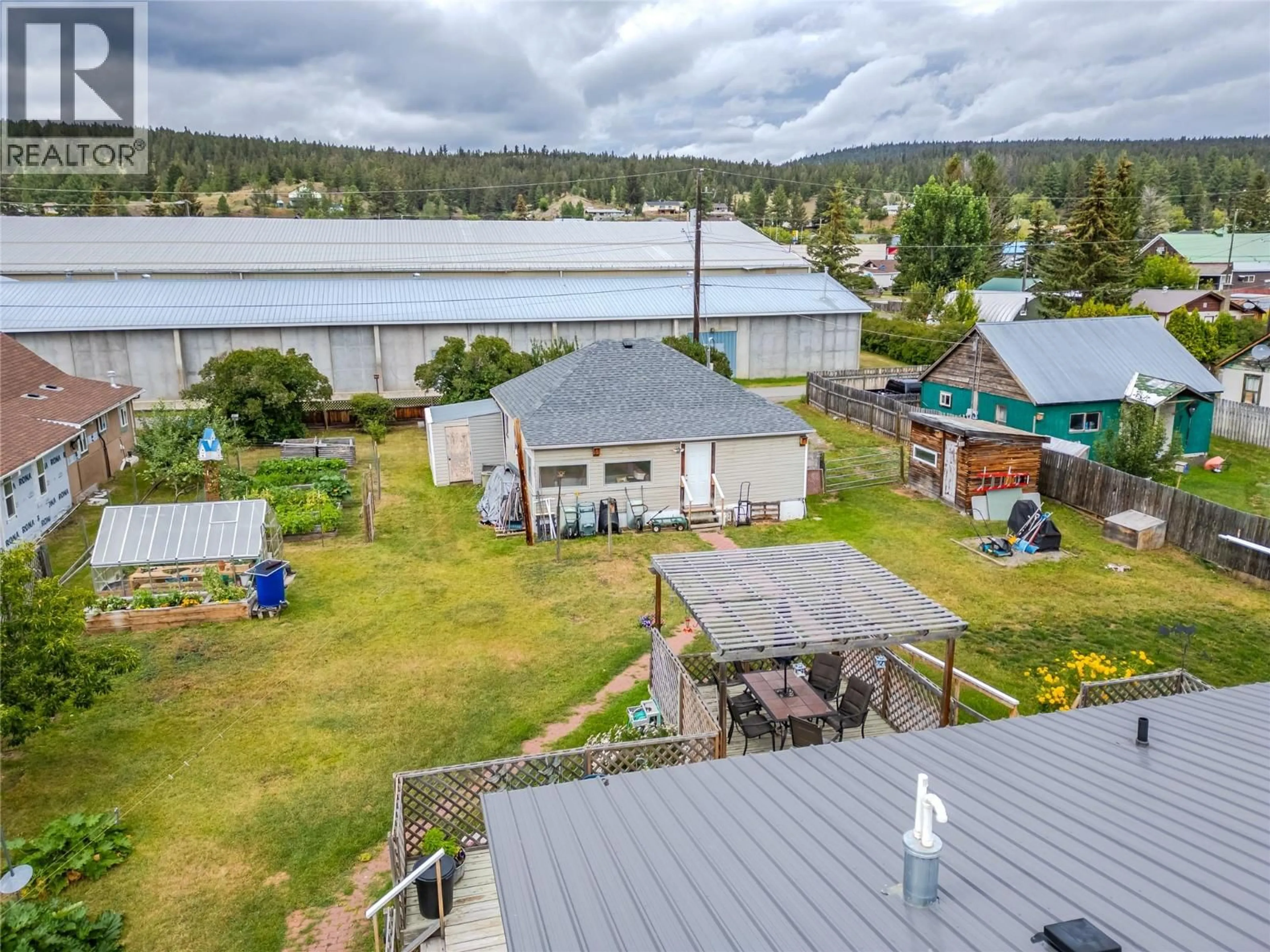 A pic from outside/outdoor area/front of a property/back of a property/a pic from drone, unknown for 1418 SOUES STREET, Clinton British Columbia V0K1K0