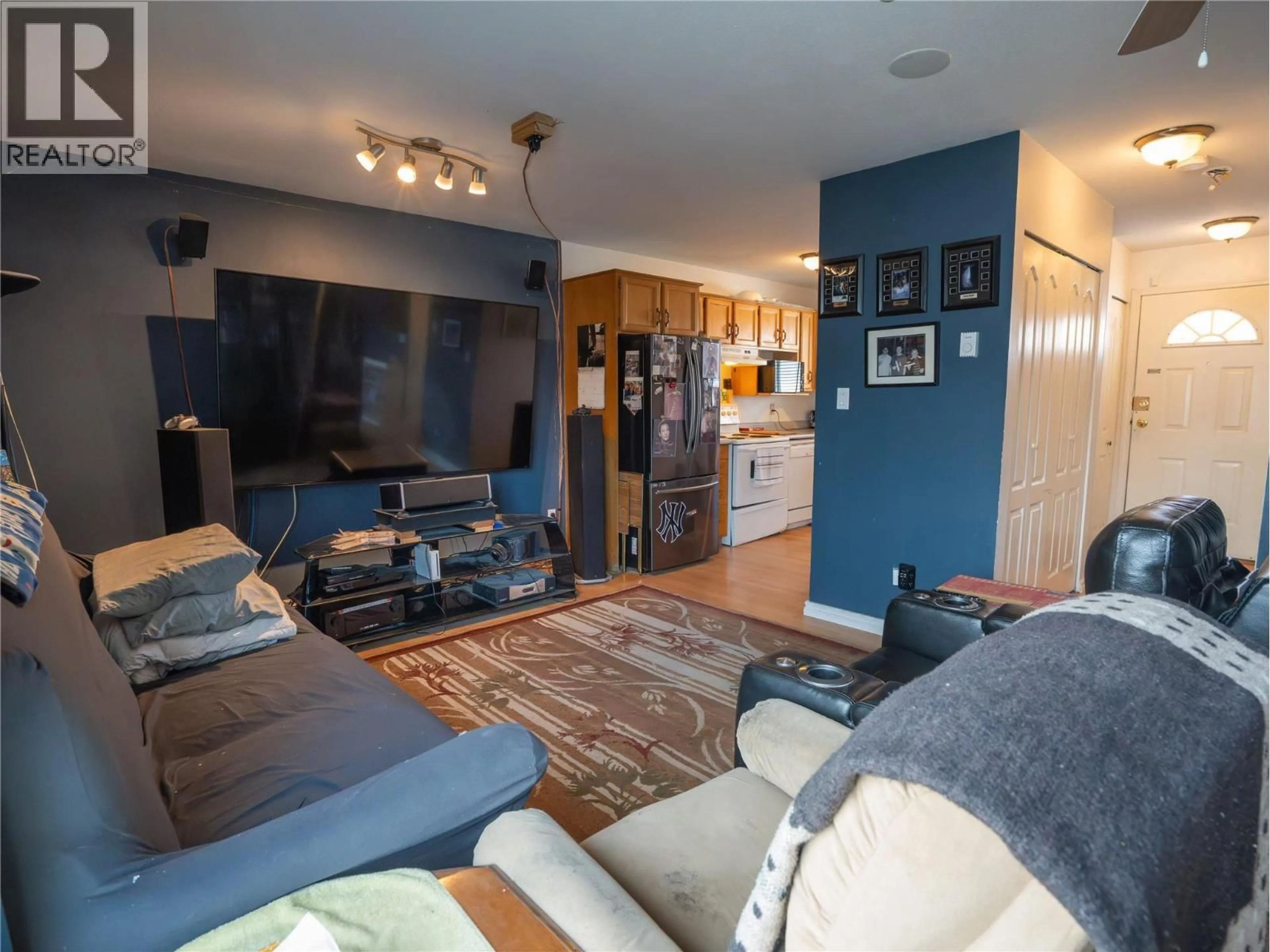 Living room with furniture, unknown for 117 - 940 OAKVILLE STREET, Penticton British Columbia V2A8J6