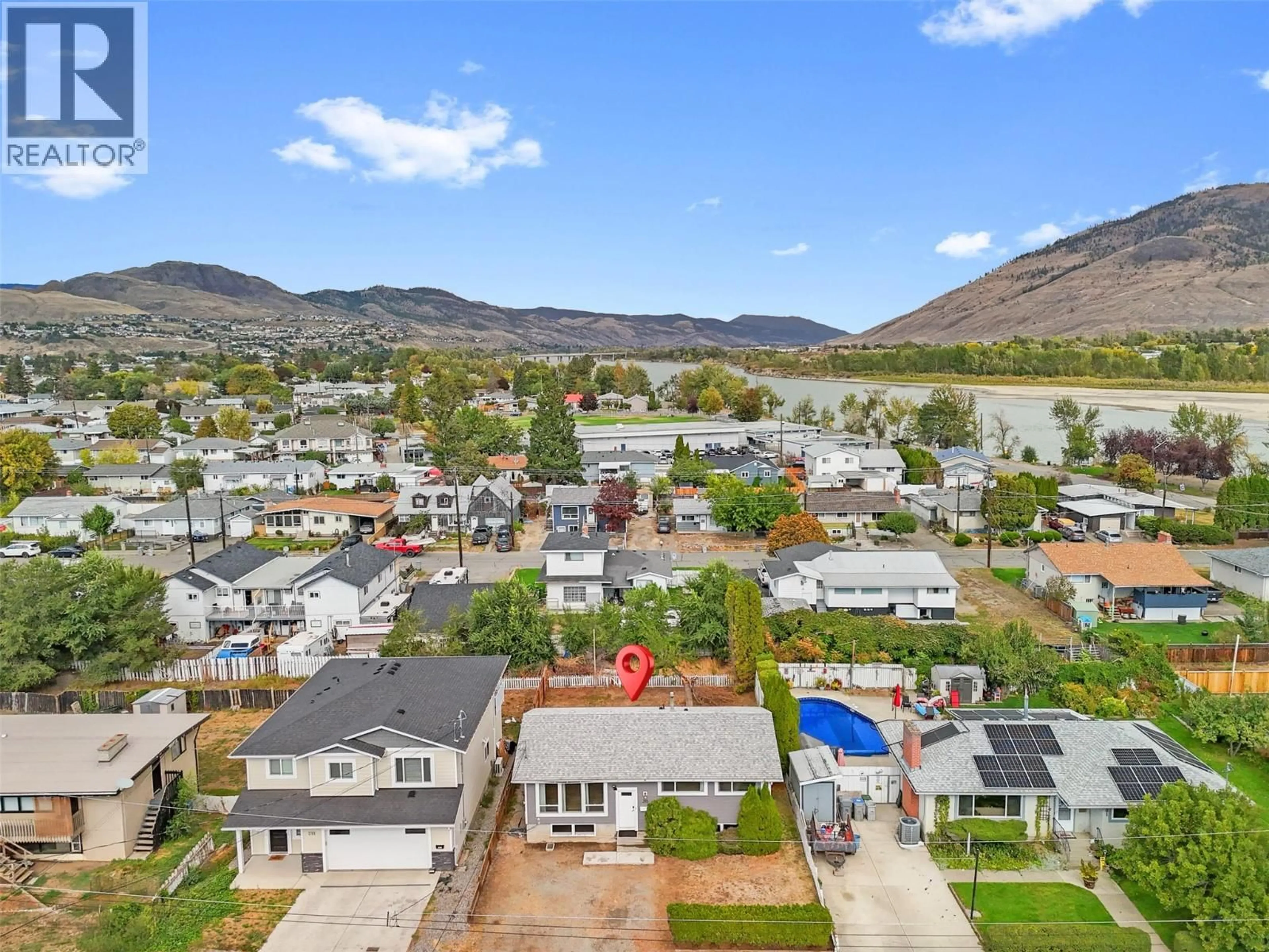 A pic from outside/outdoor area/front of a property/back of a property/a pic from drone, mountain view for 293 WALNUT AVENUE, Kamloops British Columbia V2B1C7