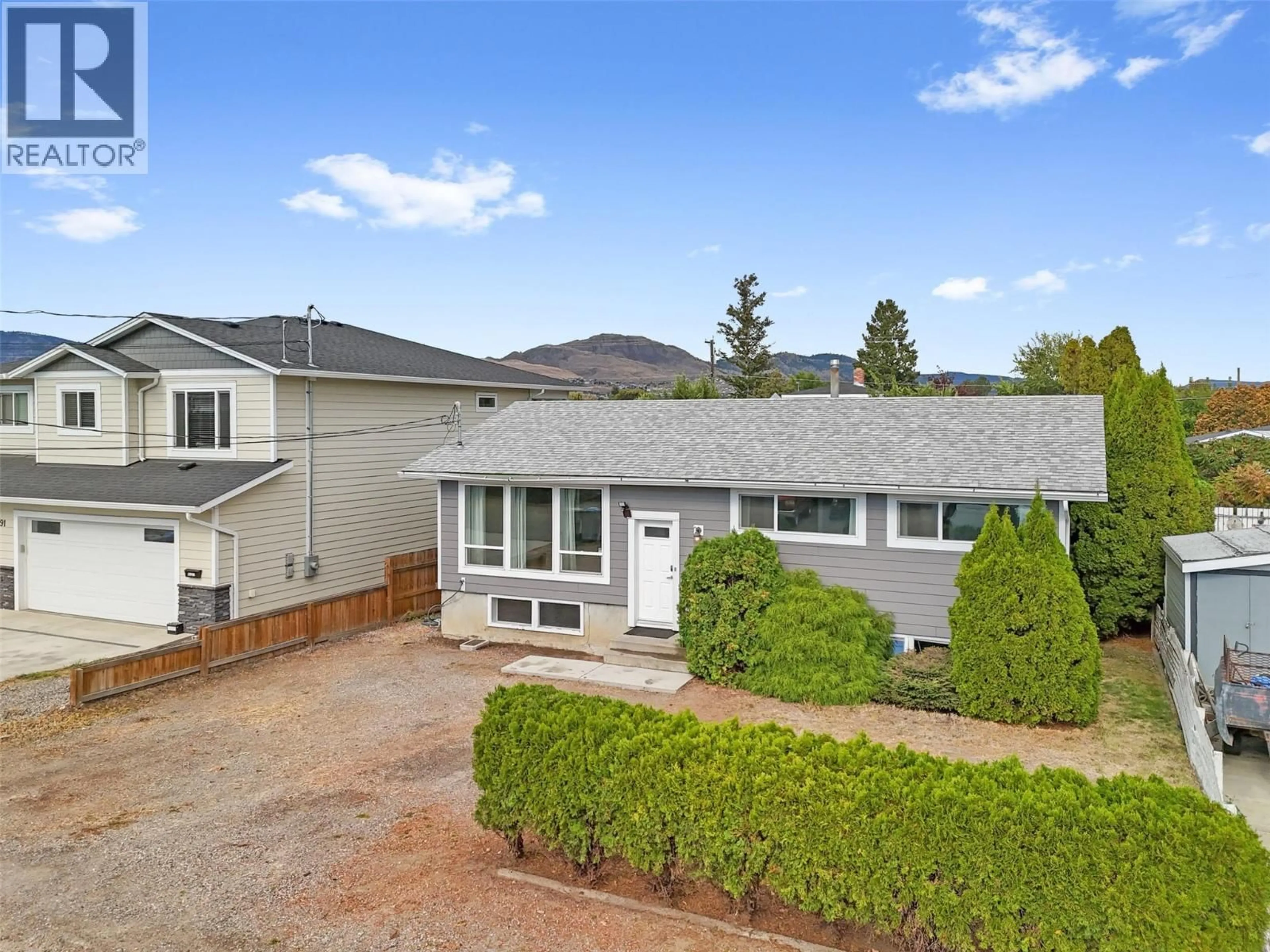 A pic from outside/outdoor area/front of a property/back of a property/a pic from drone, mountain view for 293 WALNUT AVENUE, Kamloops British Columbia V2B1C7