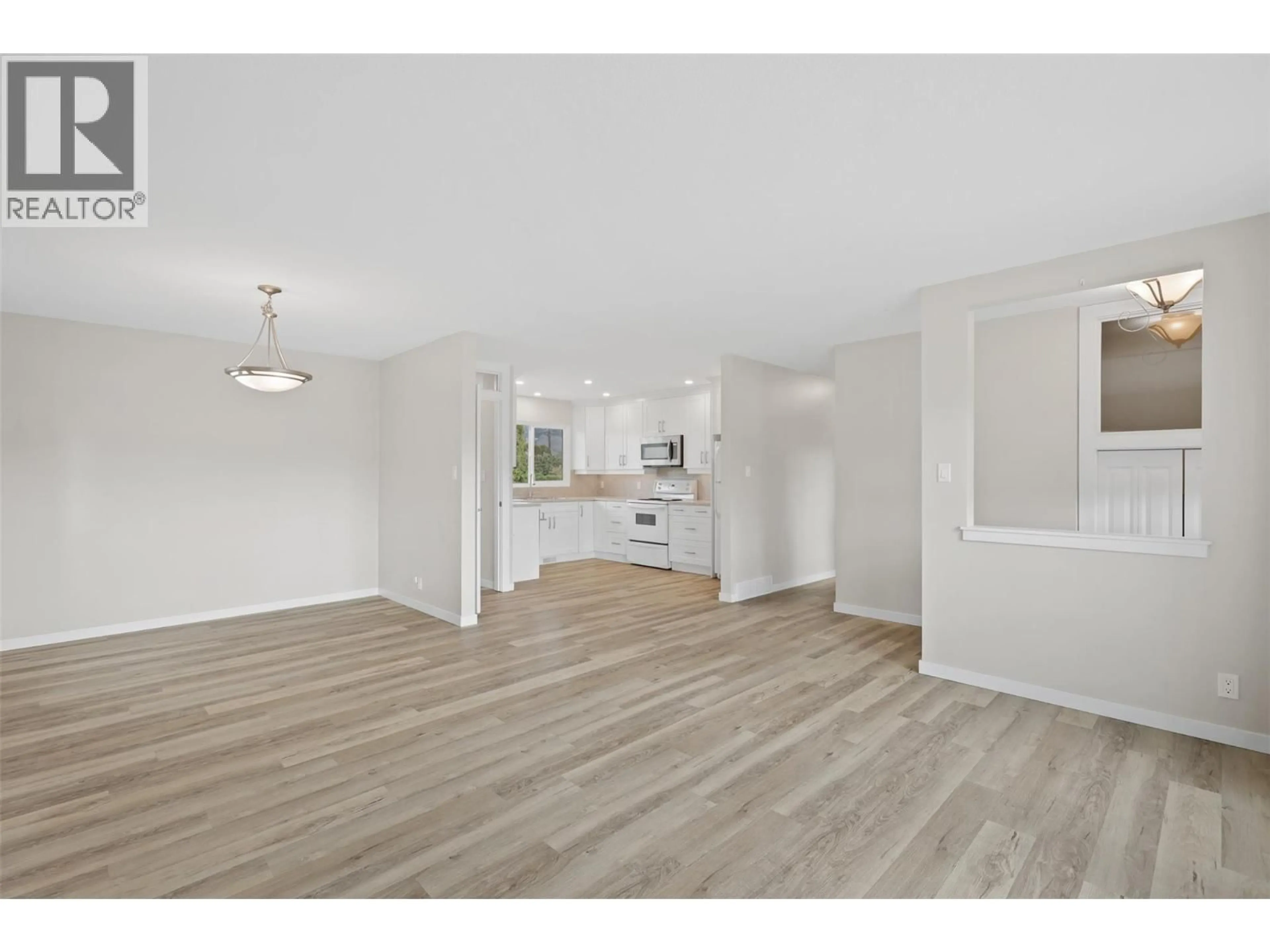 A pic of a room for 293 WALNUT AVENUE, Kamloops British Columbia V2B1C7