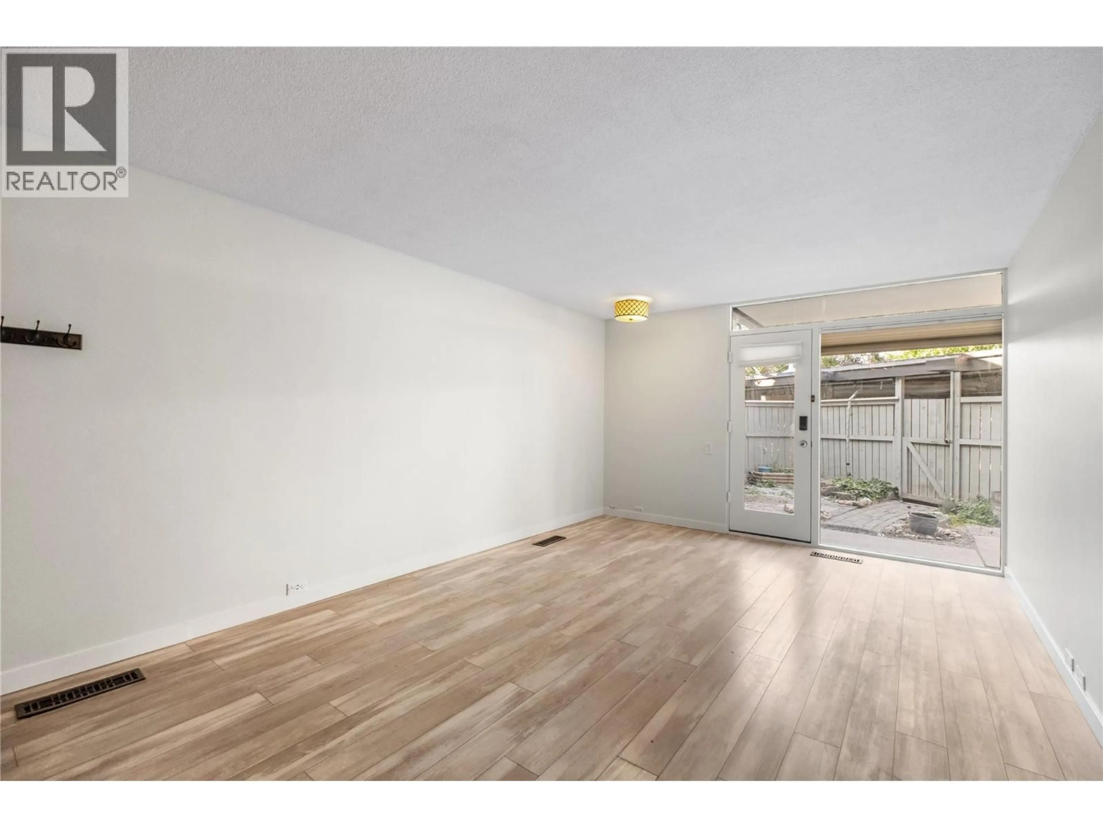 A pic of a room for 14 - 353 BOYCE CRESCENT, Kelowna British Columbia V1Y5Z7