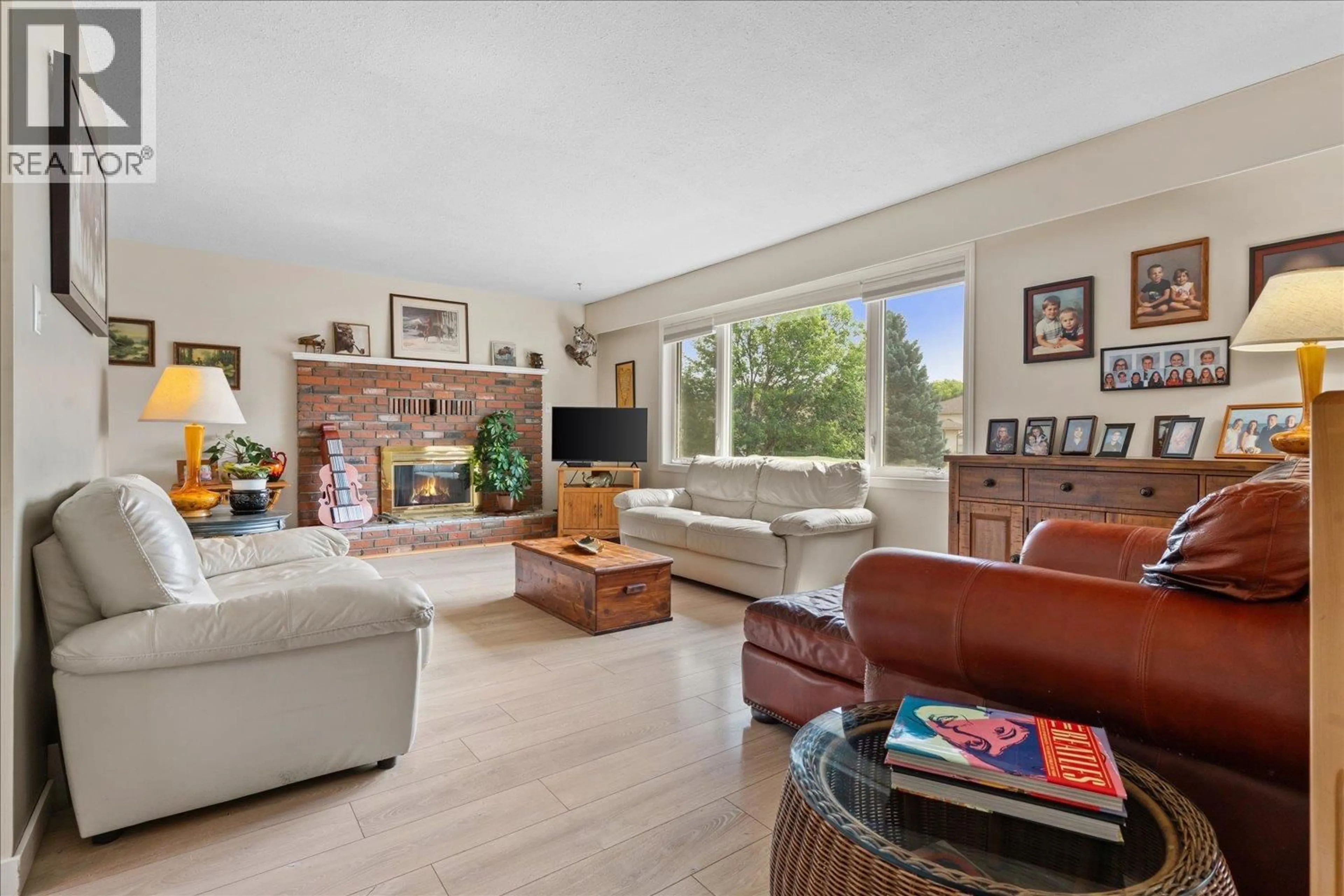 Living room with furniture, unknown for 1799 SPRING STREET, Merritt British Columbia V1K1B8